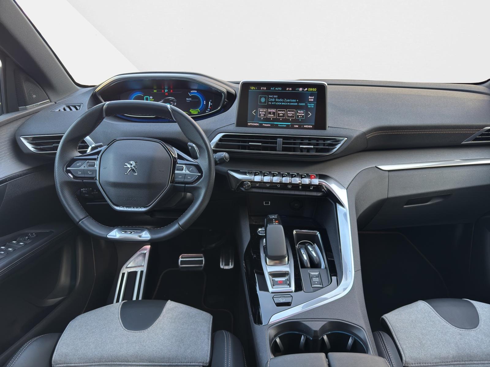 PEUGEOT 3008 1.6 Plug-in Hybrid4 GT 300PS-image-11