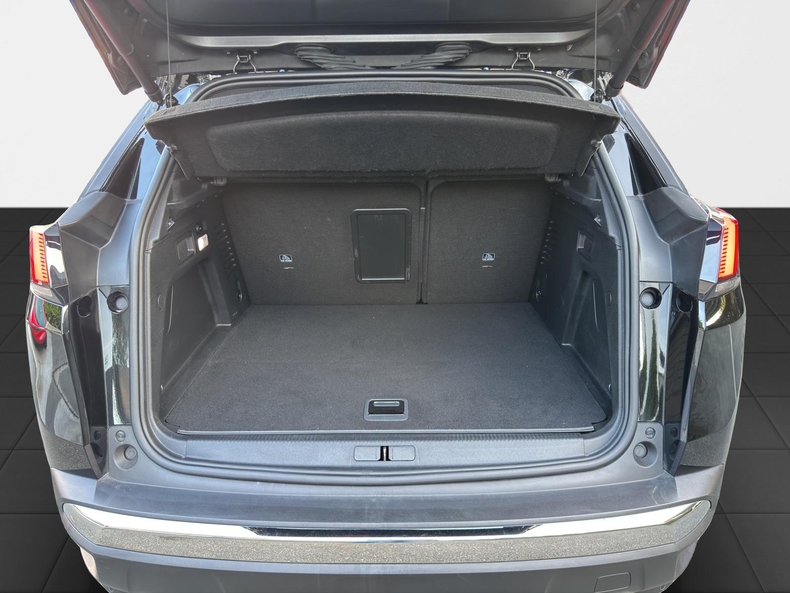 PEUGEOT 3008 1.6 Plug-in Hybrid4 GT 300PS-image-15