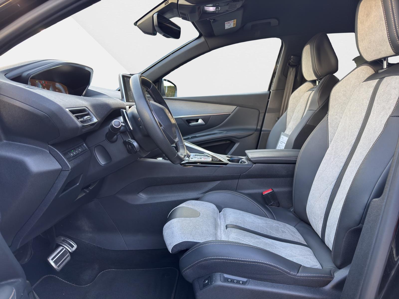 PEUGEOT 3008 1.6 Plug-in Hybrid4 GT 300PS-image-8
