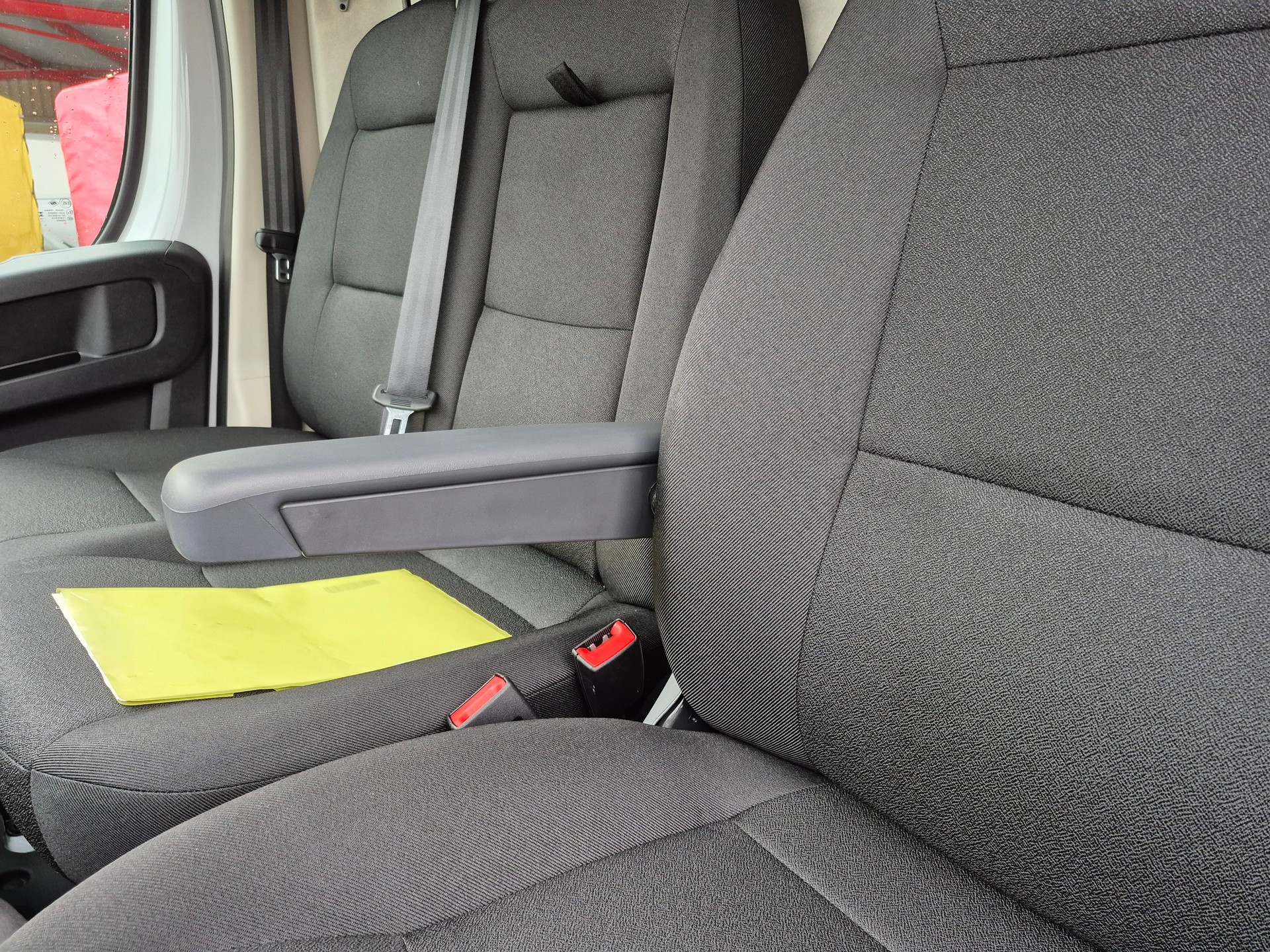 CITROEN Jumper 35 2.2 BlueHDi 140 L2H2-image-12
