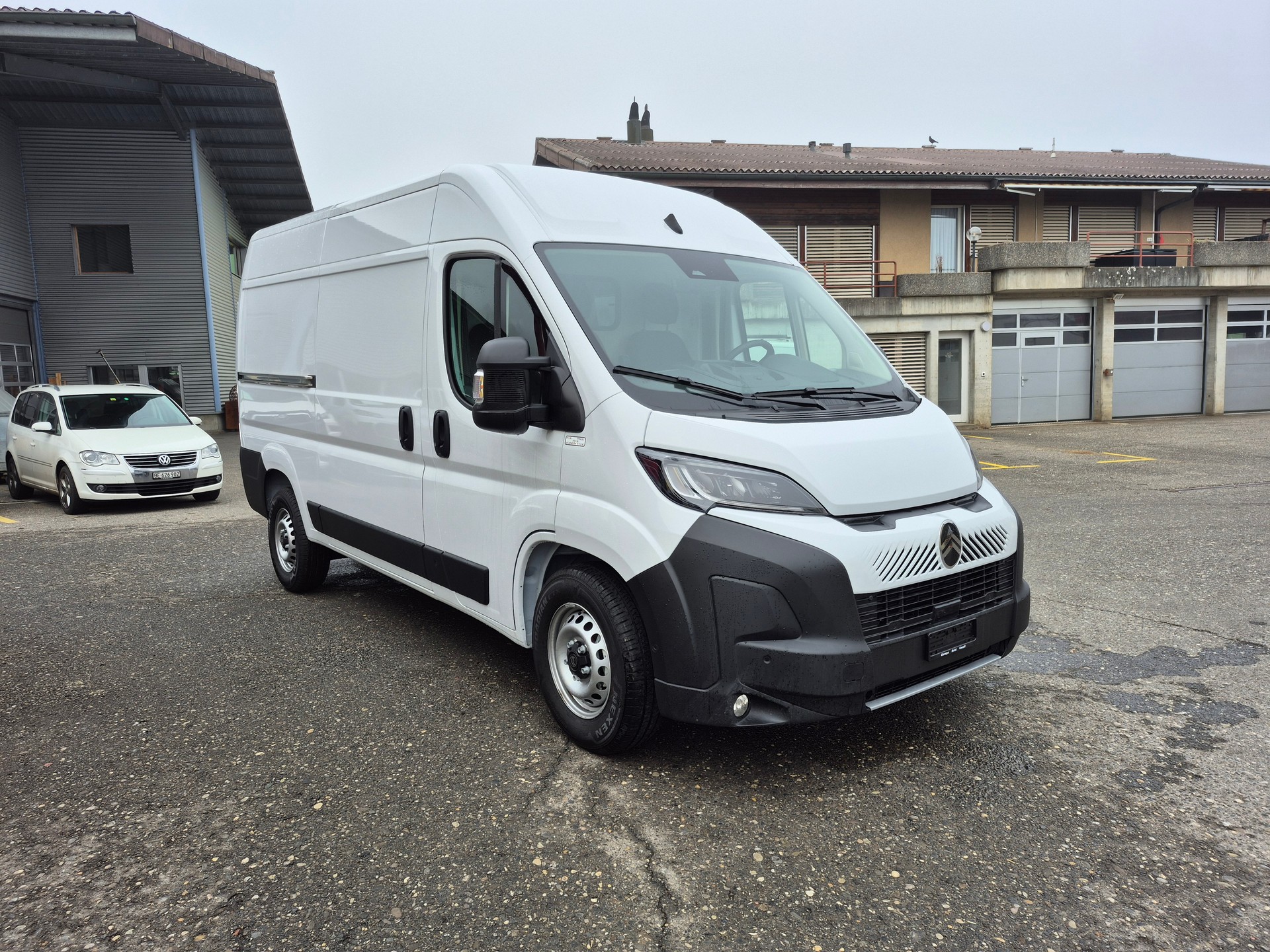 CITROEN Jumper 35 2.2 BlueHDi 140 L2H2-image-2