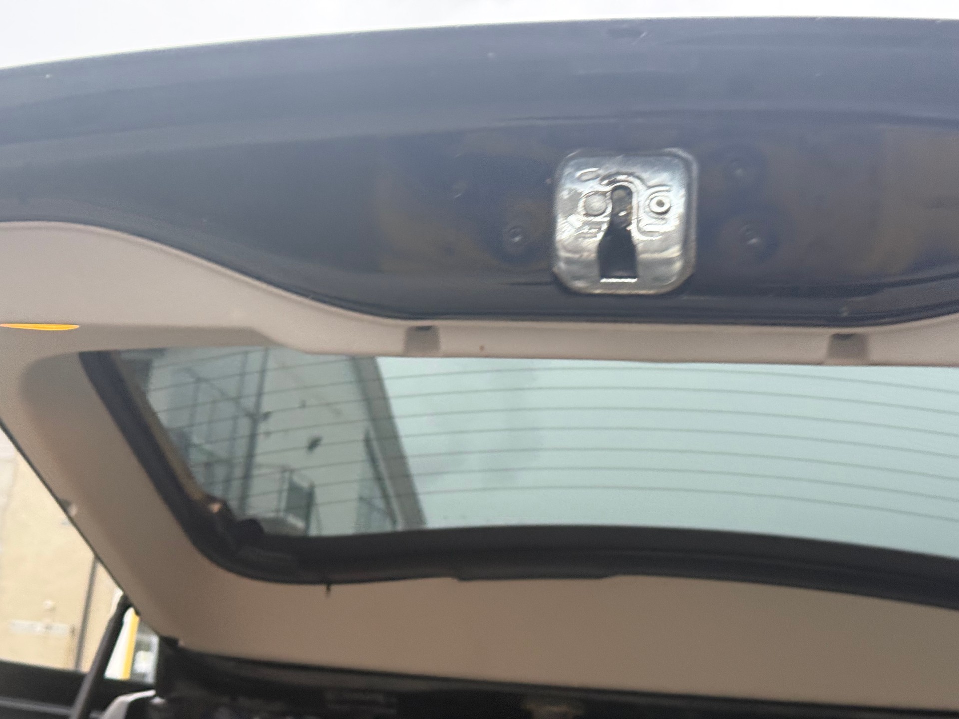 JEEP Grand Cherokee 5.7 HEMI Overland Automatic-image-11