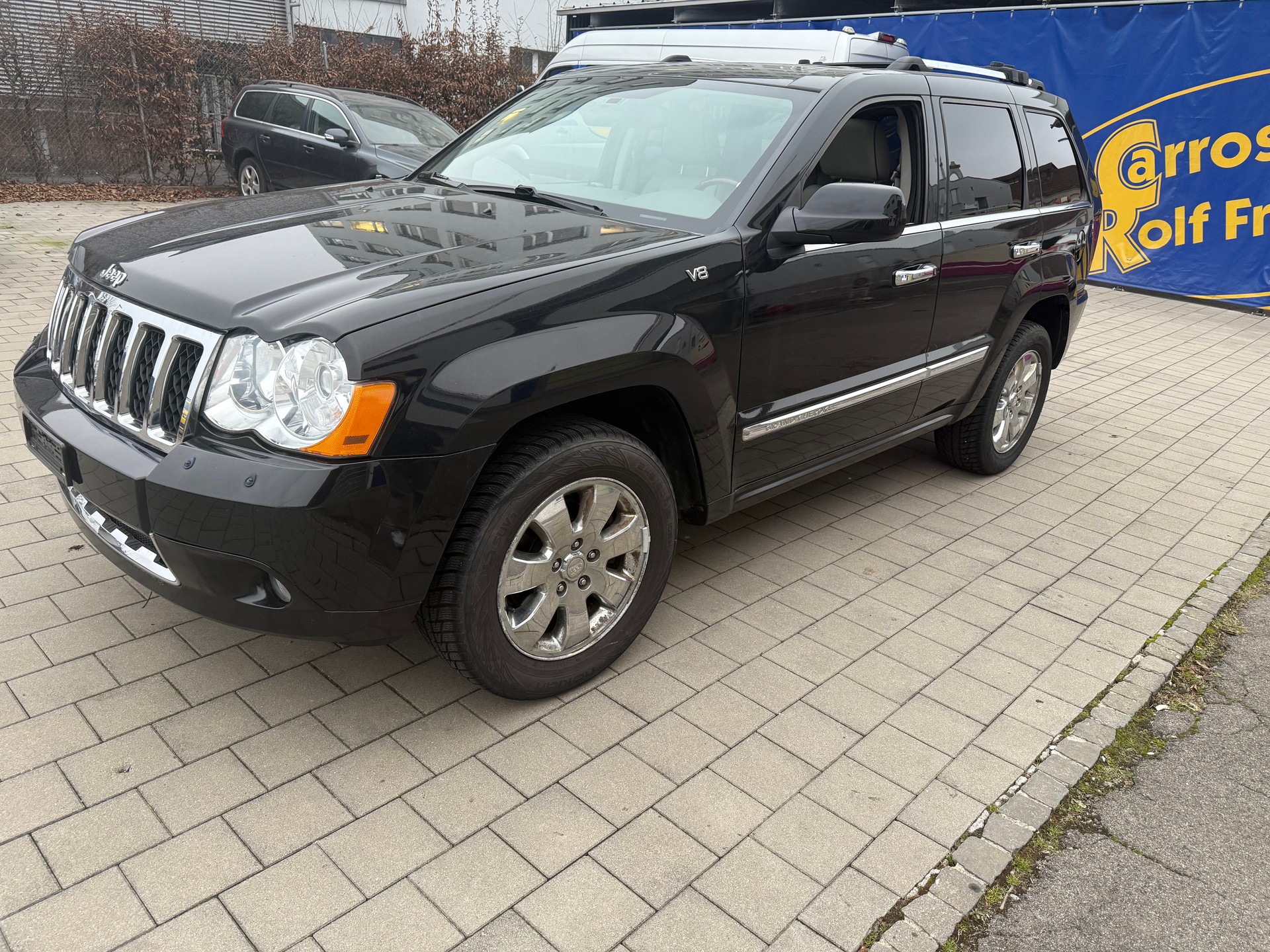 JEEP Grand Cherokee 5.7 HEMI Overland Automatic-image-2