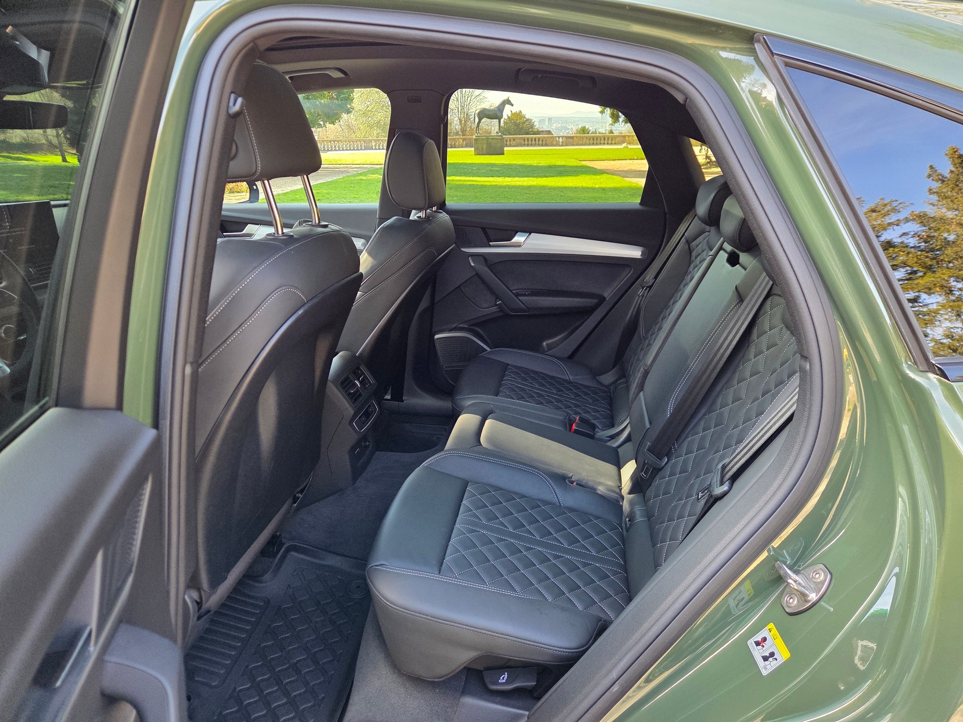 AUDI Q5 Sportback 40 TDI S line quattro S-tronic-image-8