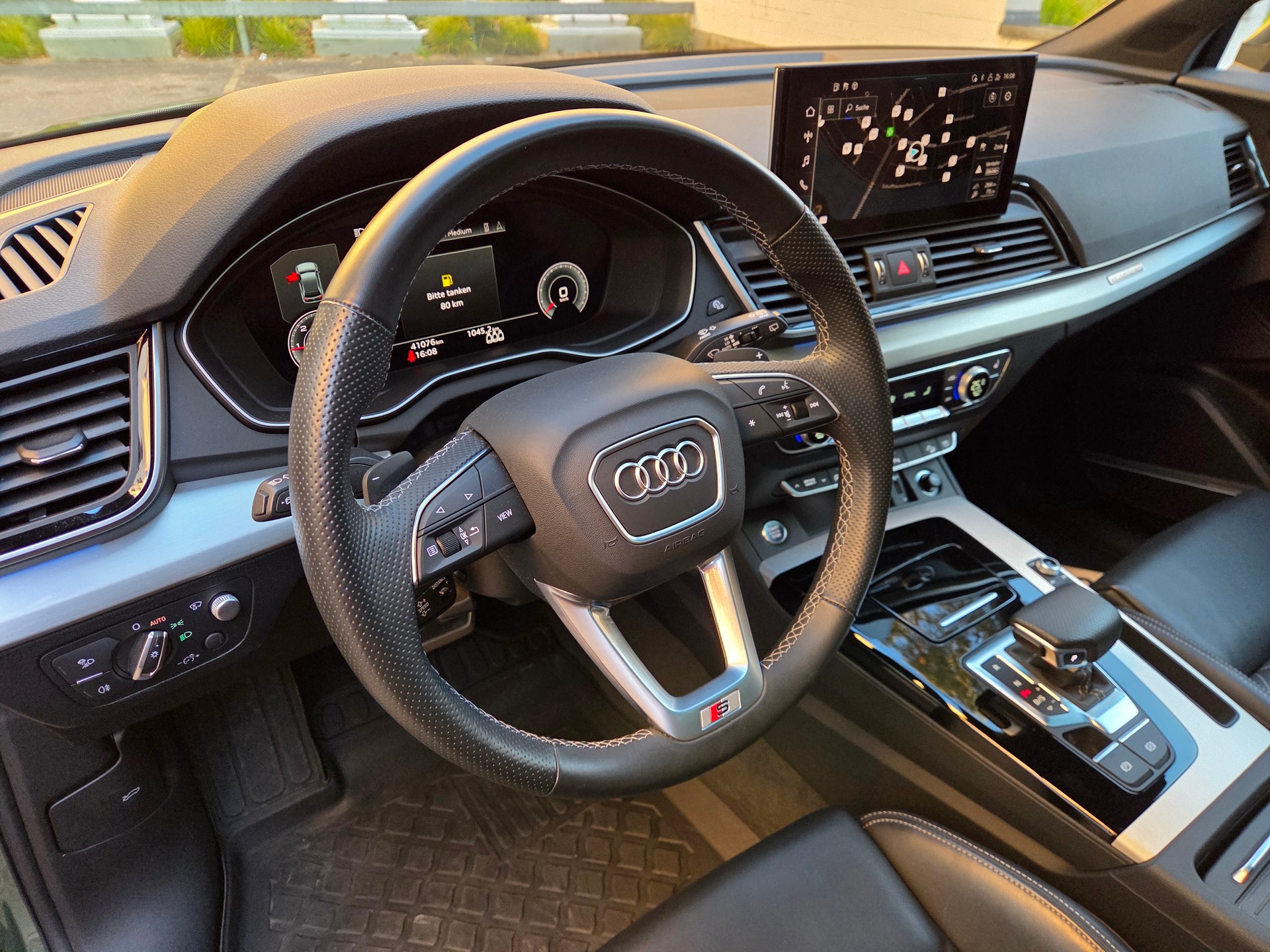 AUDI Q5 Sportback 40 TDI S line quattro S-tronic-image-4