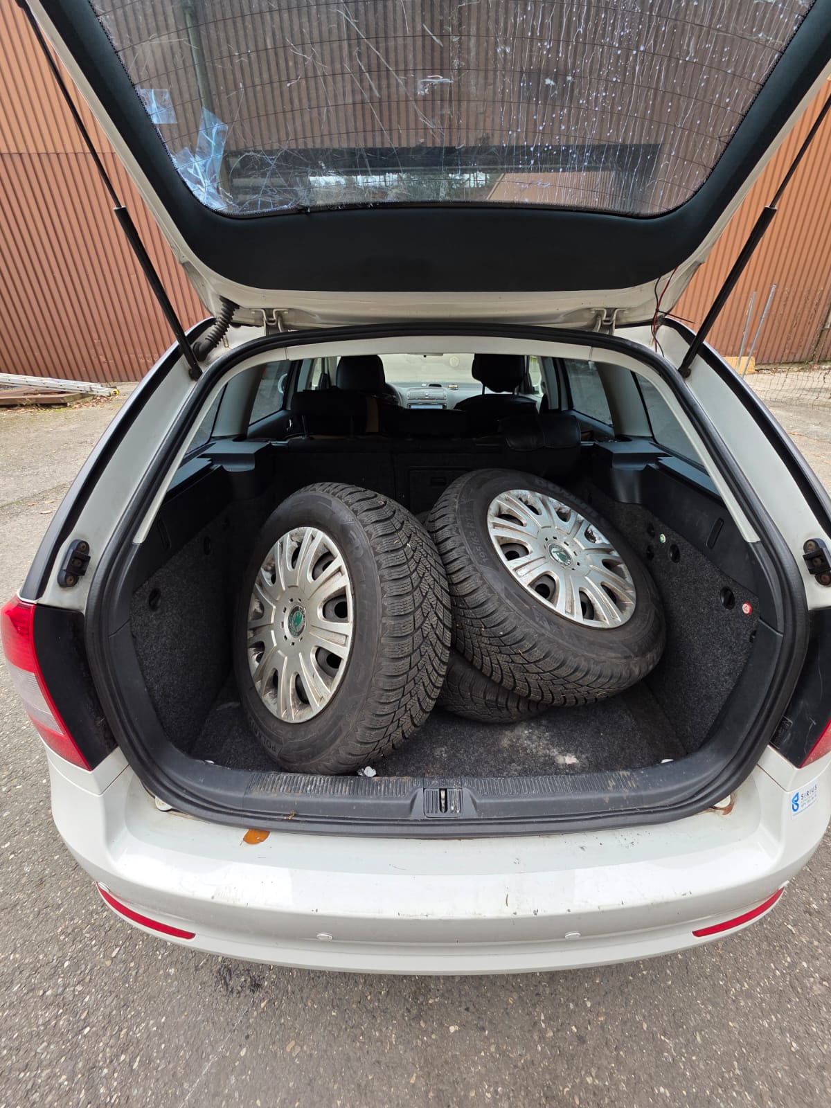 SKODA Octavia Combi 1.8 TSI Laurin & Klement 4x4-image-5