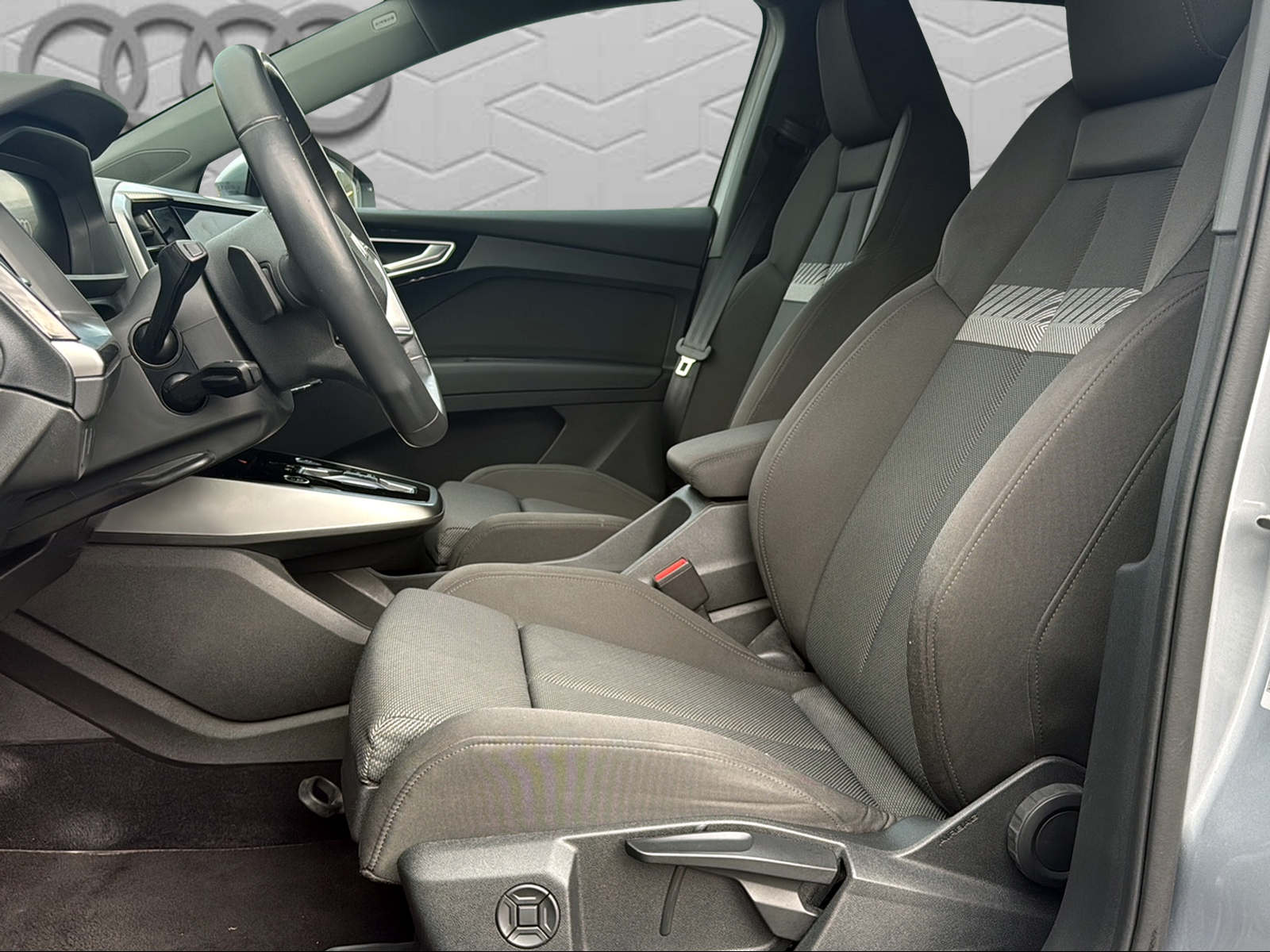 AUDI Q4 e-tron 40-image-10