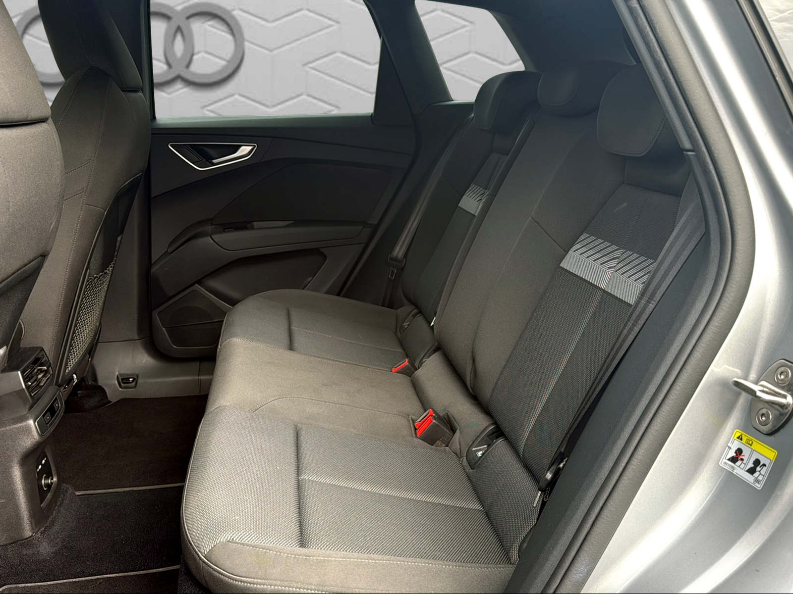 AUDI Q4 e-tron 40-image-15