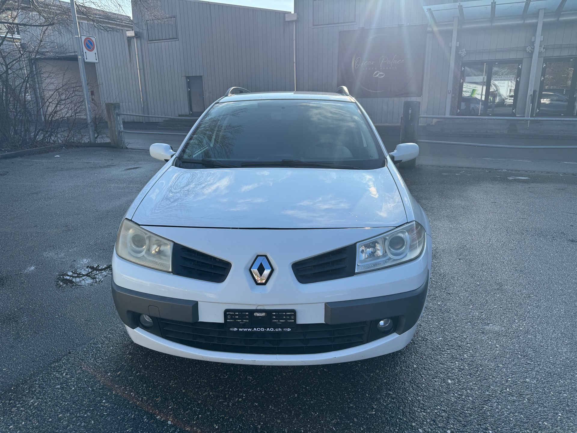 RENAULT Mégane Break 1.5 dCi Expression * Klimaanlage * 04x Airbag * AHK 1350Kg * B04 * Letzte MFK-image-1