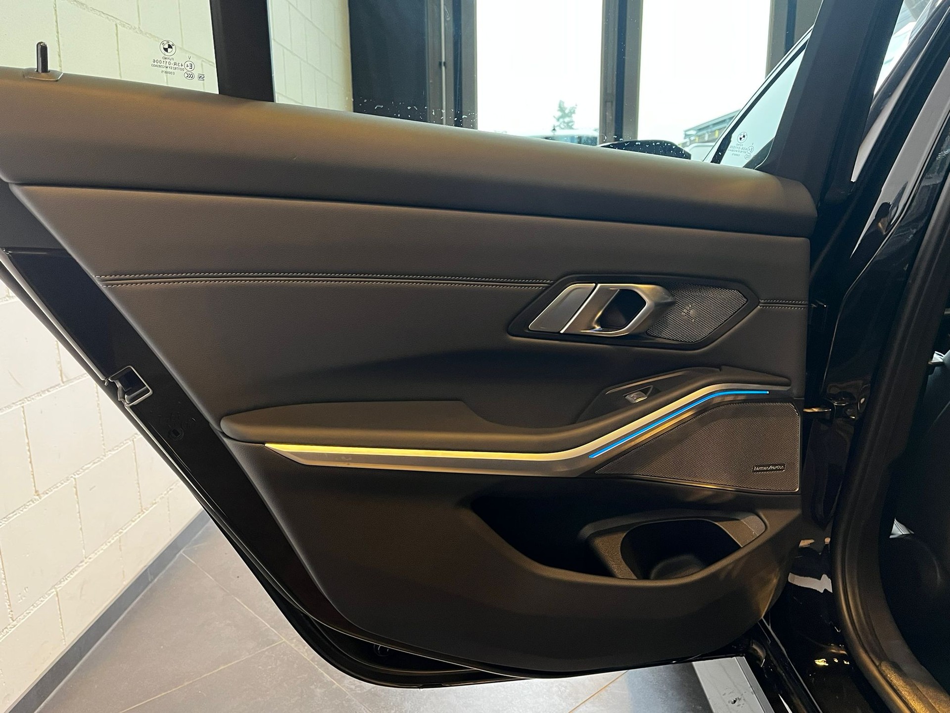 BMW M3 Competition M xDrive-image-21