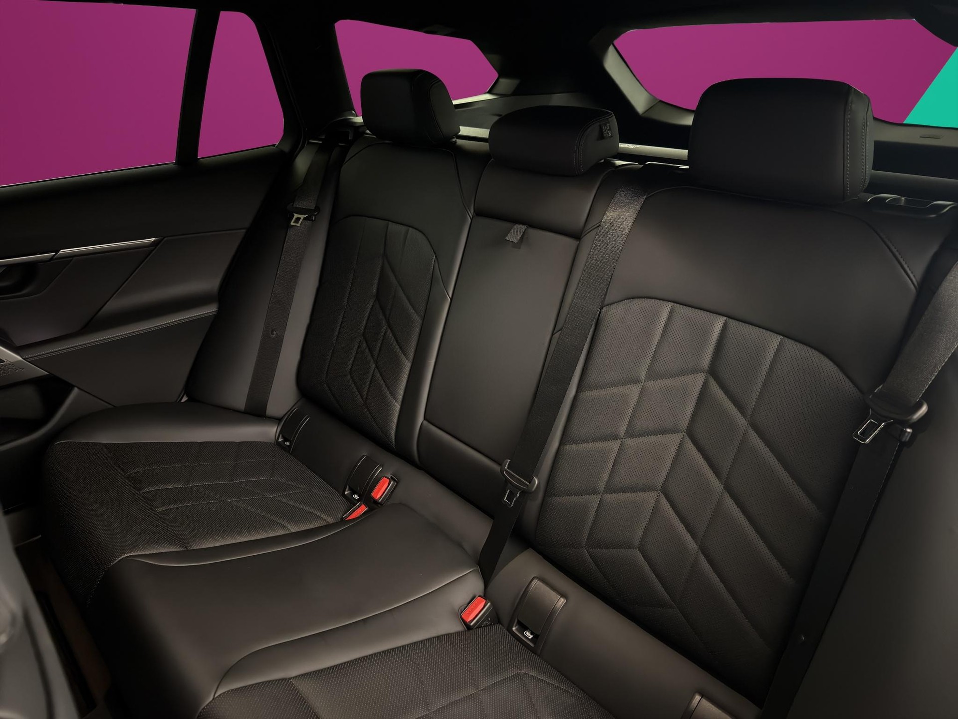 BMW 520d xDrive Touring-image-11