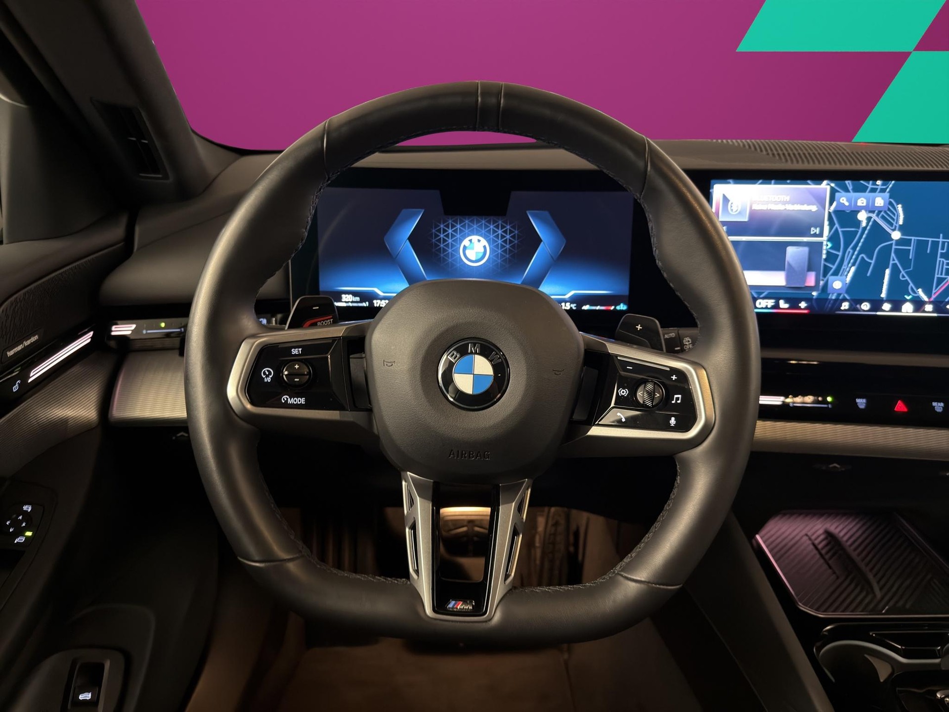 BMW 520d xDrive Touring-image-13