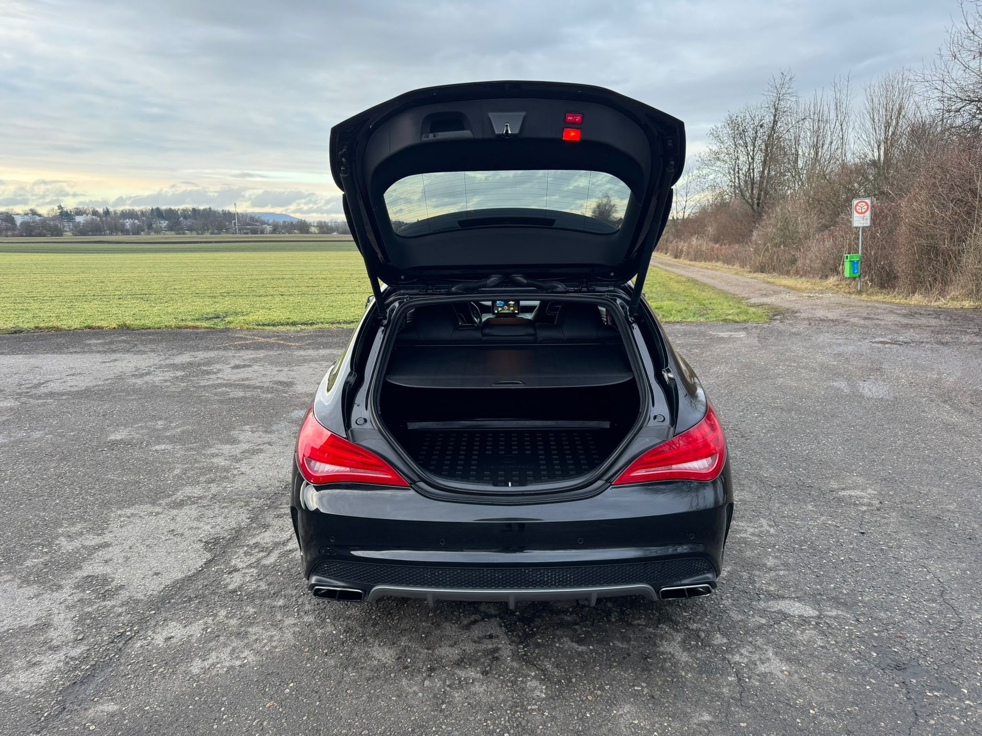 MERCEDES-BENZ CLA Shooting Brake 45 AMG 4Matic Speedshift-image-7