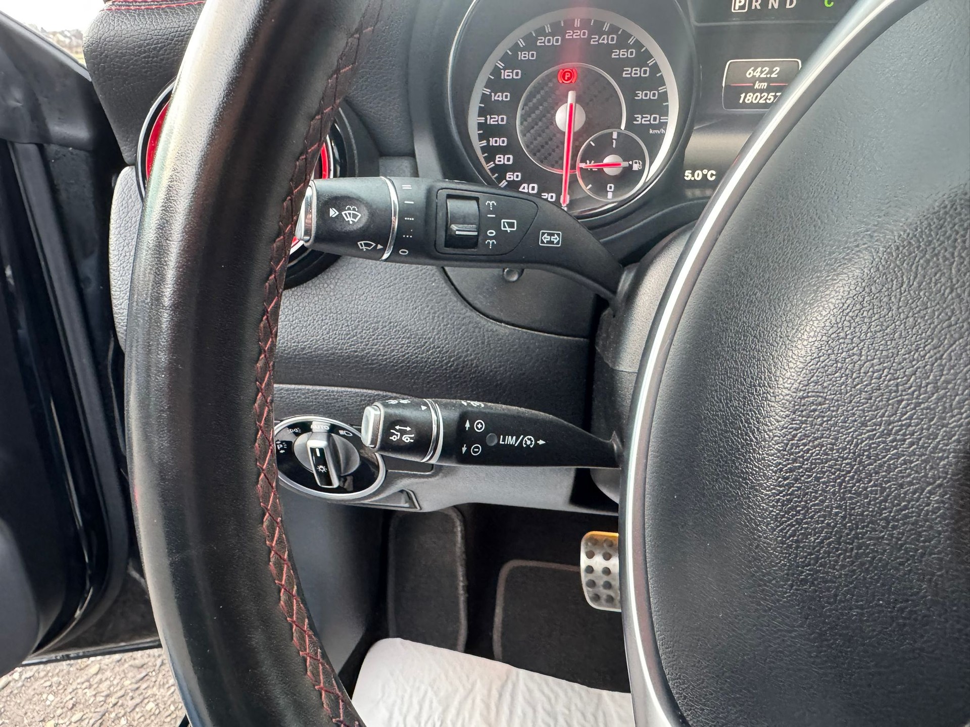 MERCEDES-BENZ CLA Shooting Brake 45 AMG 4Matic Speedshift-image-22