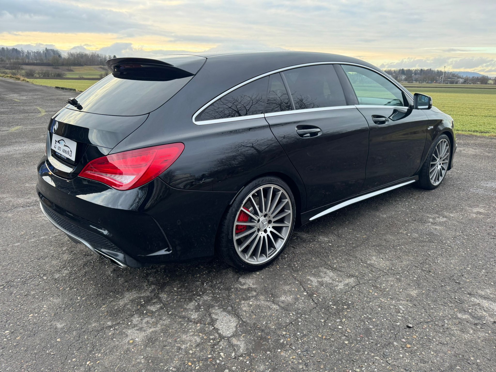 MERCEDES-BENZ CLA Shooting Brake 45 AMG 4Matic Speedshift-image-5