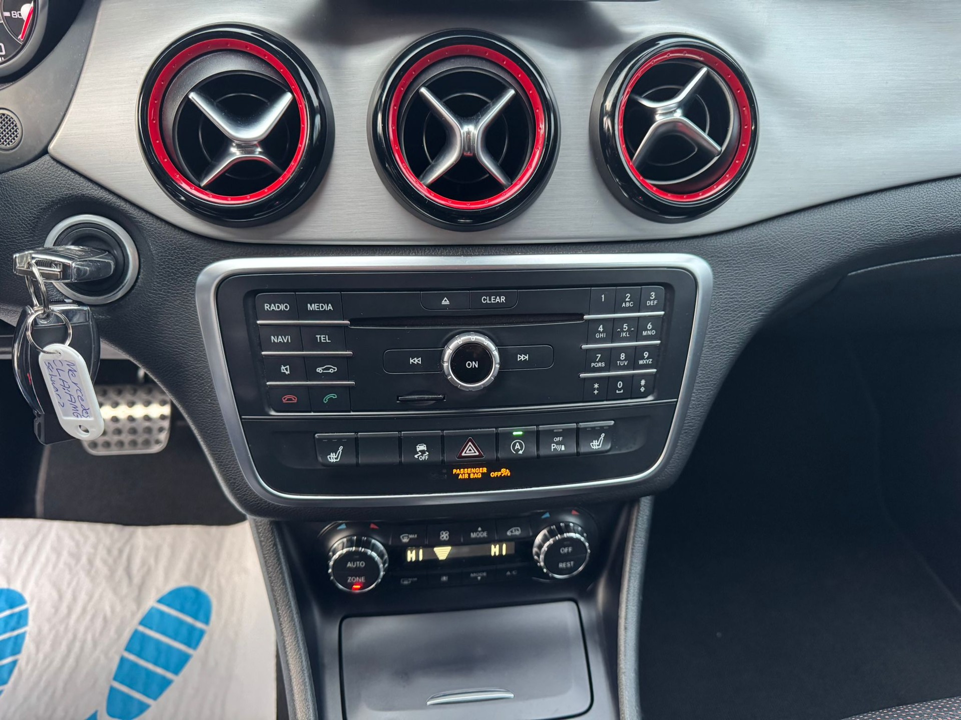 MERCEDES-BENZ CLA Shooting Brake 45 AMG 4Matic Speedshift-image-24