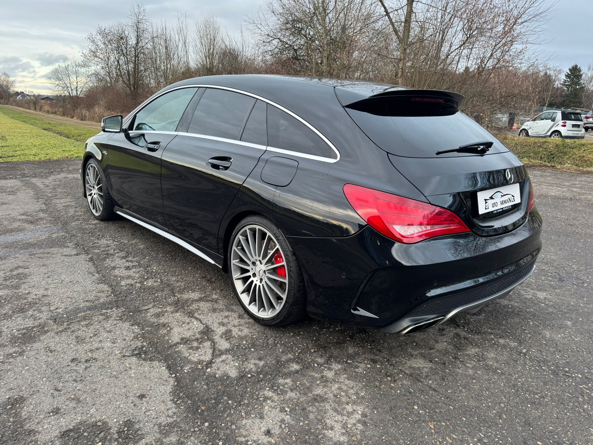 MERCEDES-BENZ CLA Shooting Brake 45 AMG 4Matic Speedshift-image-4