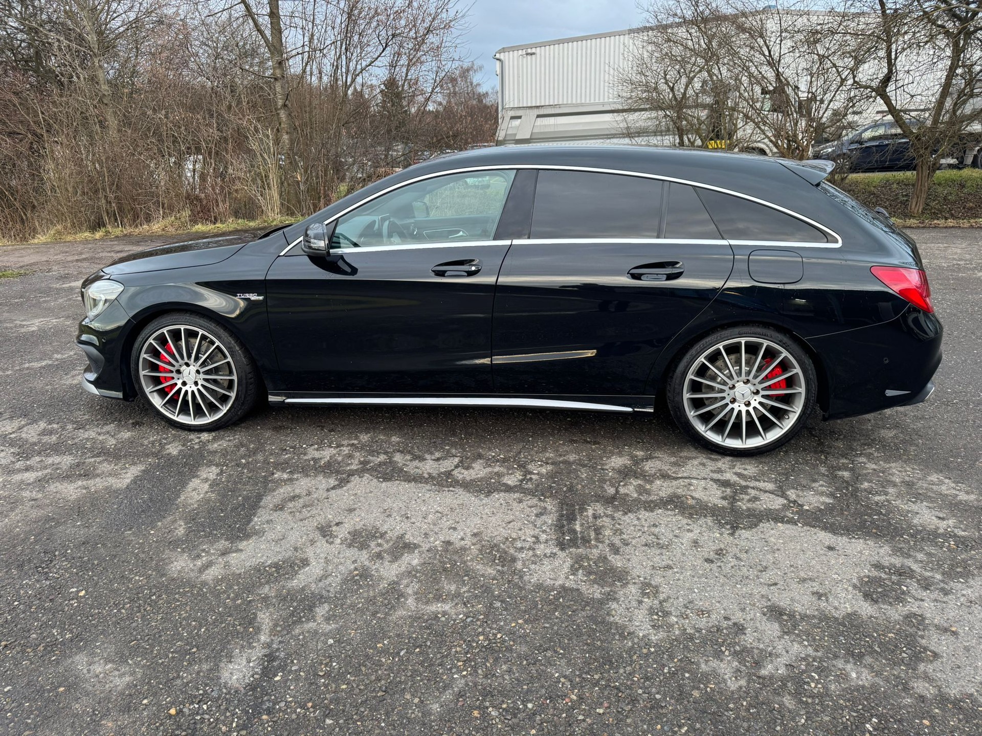 MERCEDES-BENZ CLA Shooting Brake 45 AMG 4Matic Speedshift-image-9