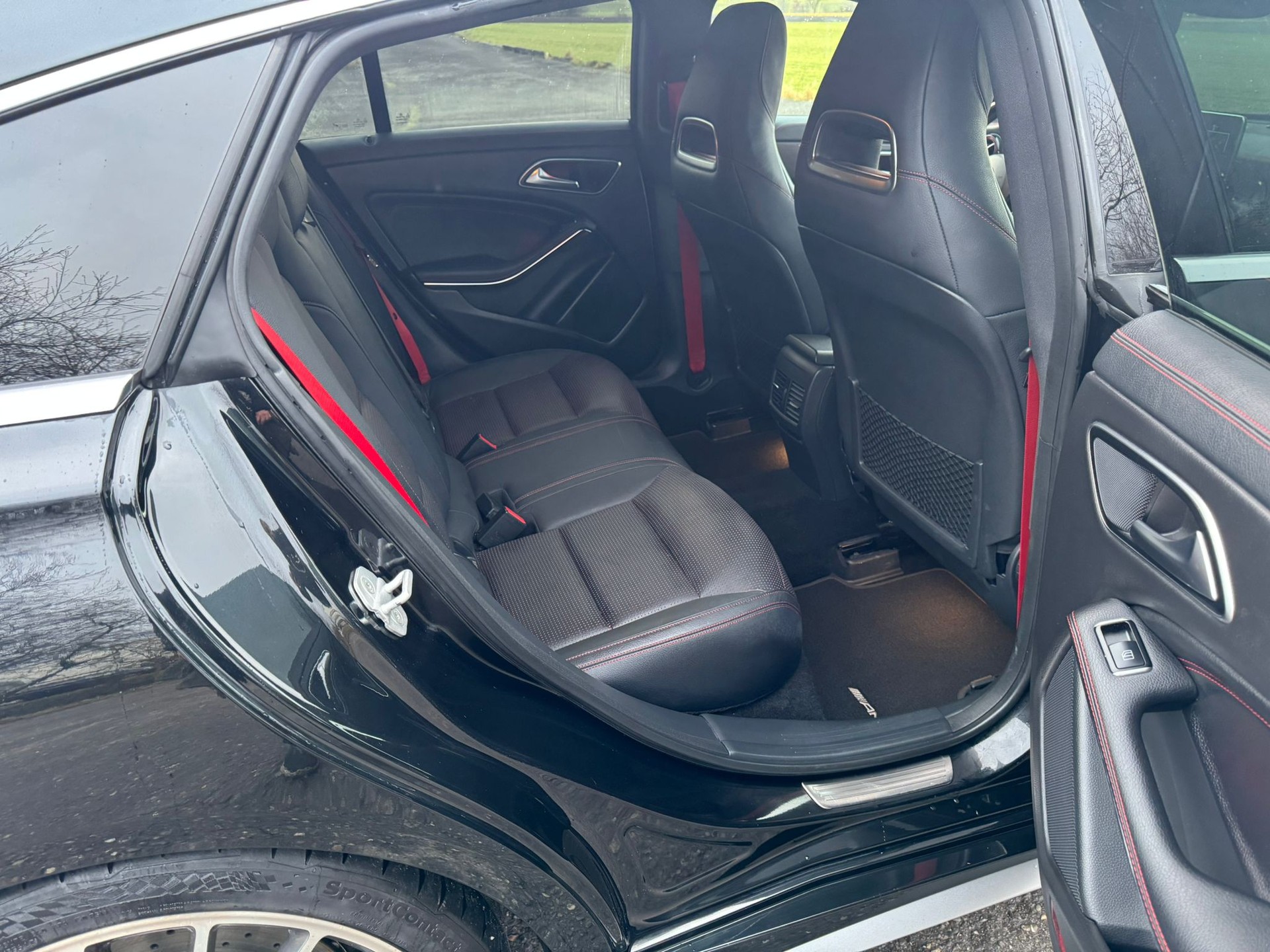 MERCEDES-BENZ CLA Shooting Brake 45 AMG 4Matic Speedshift-image-12