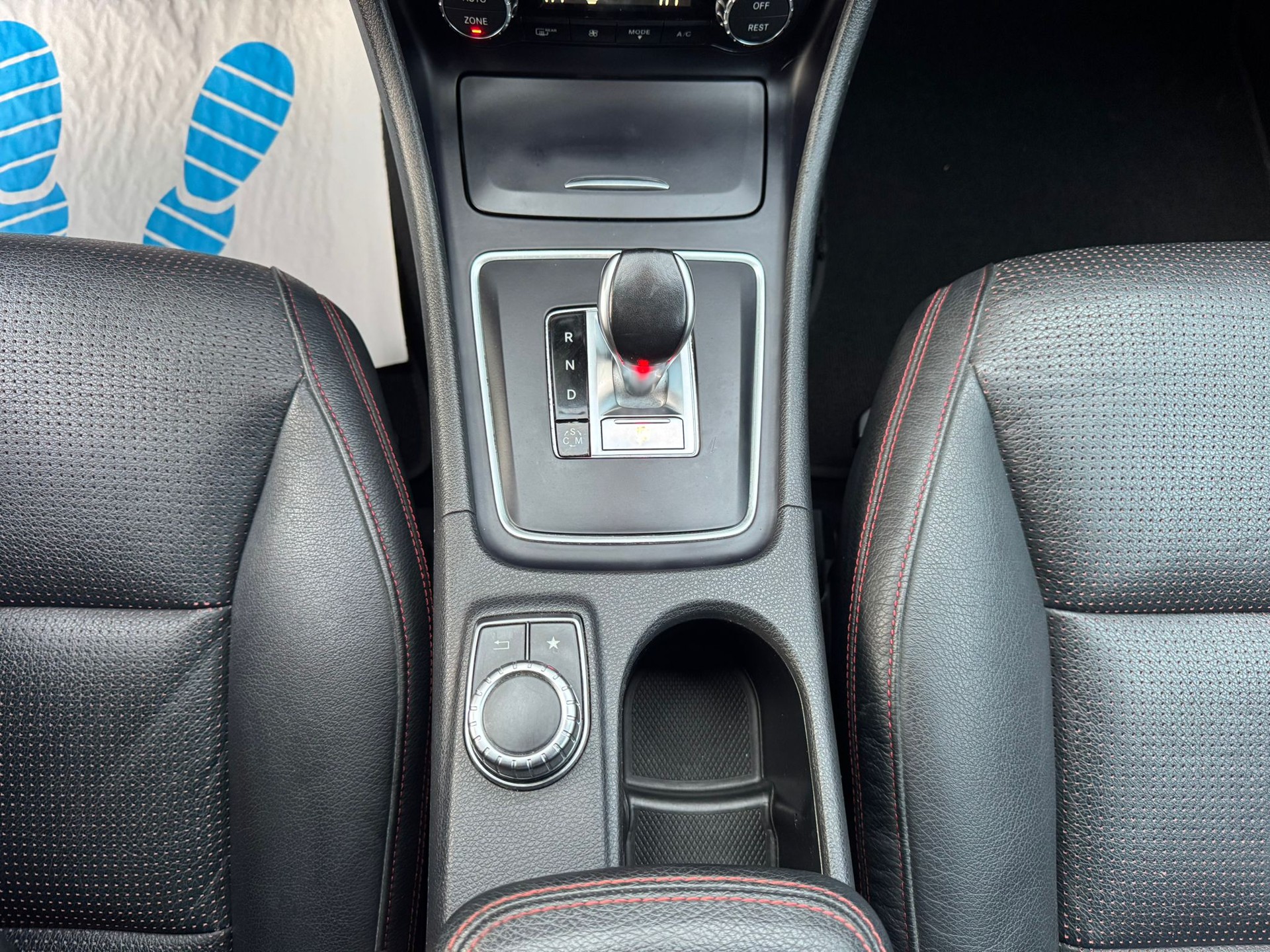 MERCEDES-BENZ CLA Shooting Brake 45 AMG 4Matic Speedshift-image-23
