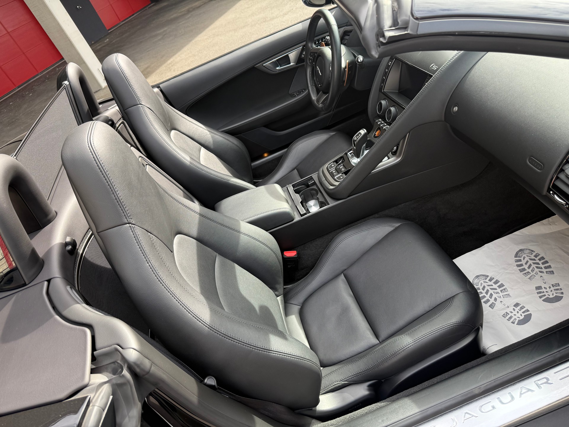 JAGUAR F-Type Convertible S 5.0 V8 S/C-image-13