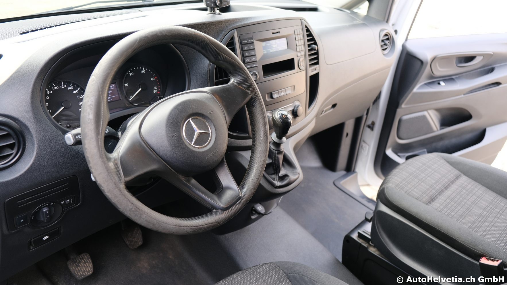 MERCEDES-BENZ Vito 116 BlueTec Tourer Pro L-image-8