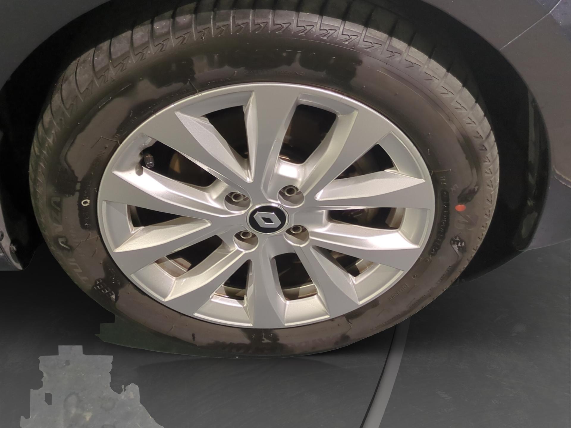 RENAULT Clio 1.6 E-Tech Intens-image-17