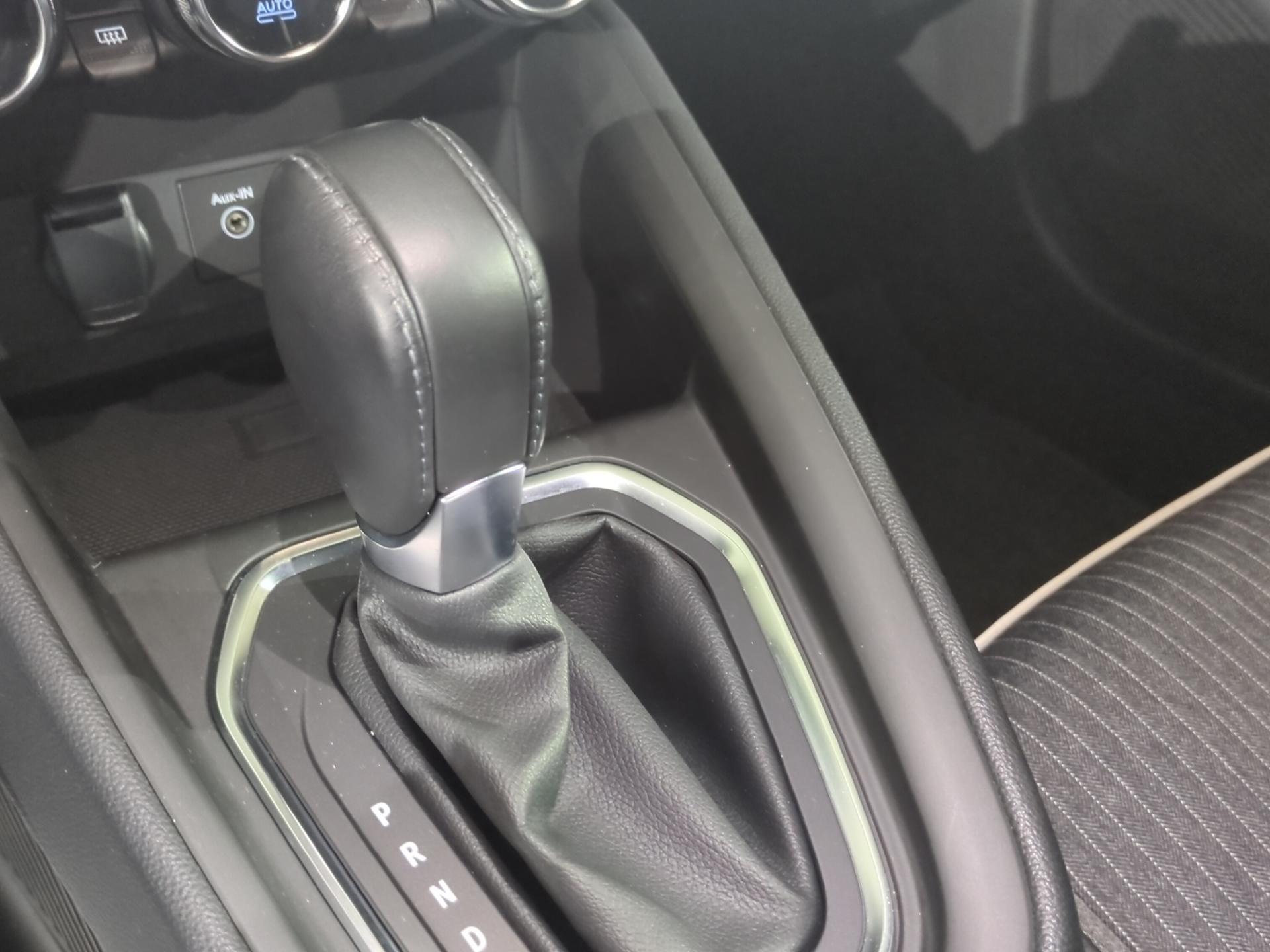 RENAULT Clio 1.6 E-Tech Intens-image-22