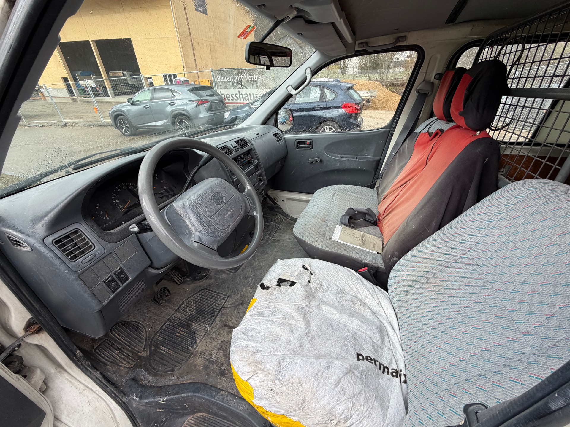 TOYOTA Hiace D-4D A/T LWB Kombi-image-7