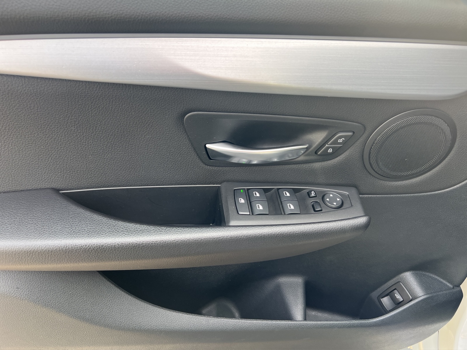 BMW 220d xDrive Gran Tourer Steptronic Luxury Line-image-9