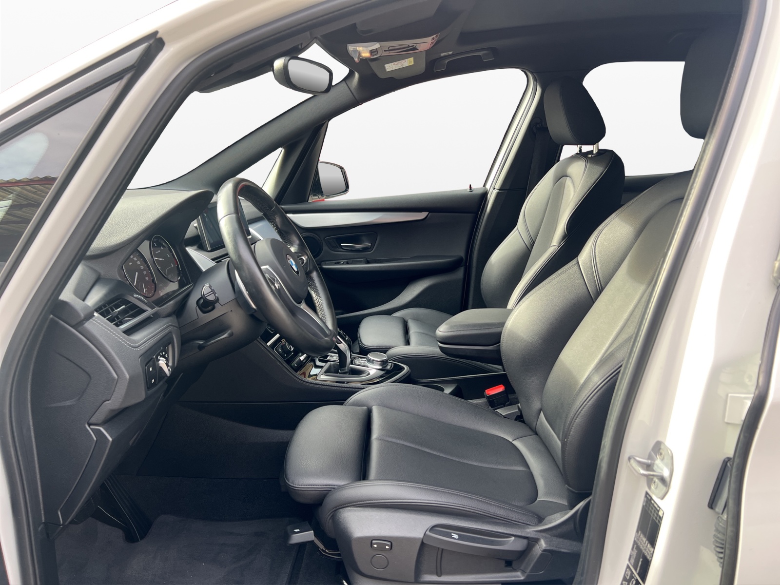 BMW 220d xDrive Gran Tourer Steptronic Luxury Line-image-8