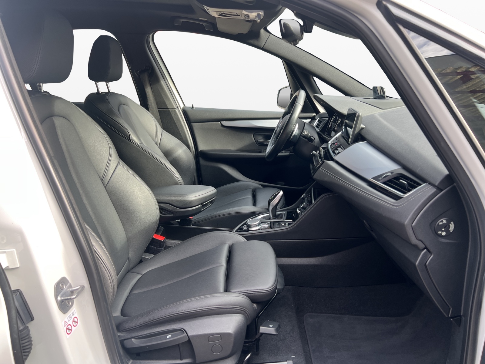 BMW 220d xDrive Gran Tourer Steptronic Luxury Line-image-14