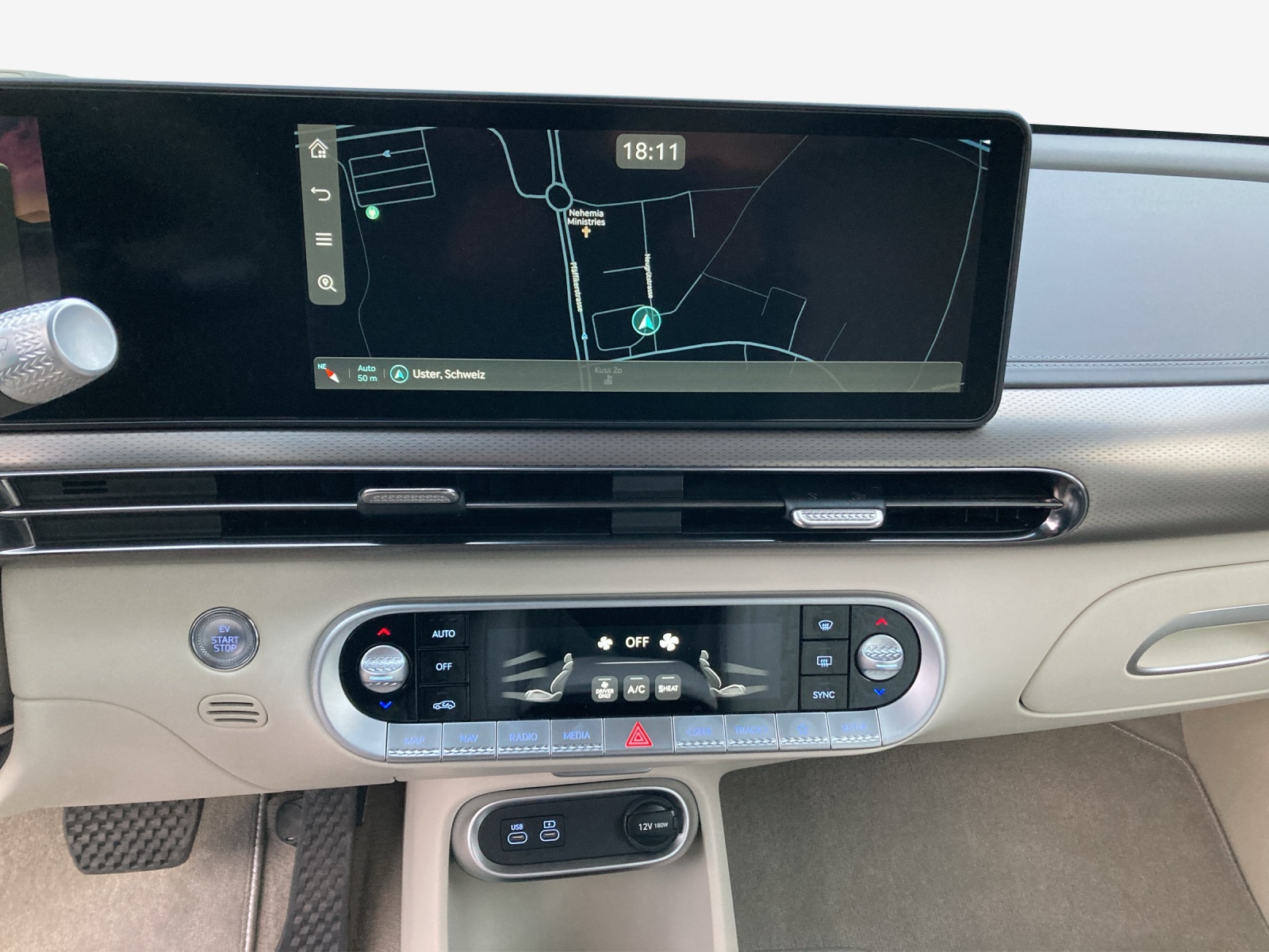 GENESIS GV60 77.4 kWh Sport AWD-image-11