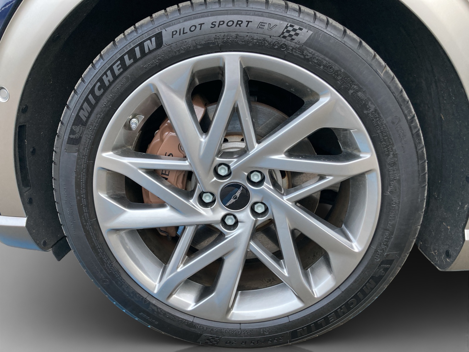 GENESIS GV60 77.4 kWh Sport AWD-image-16
