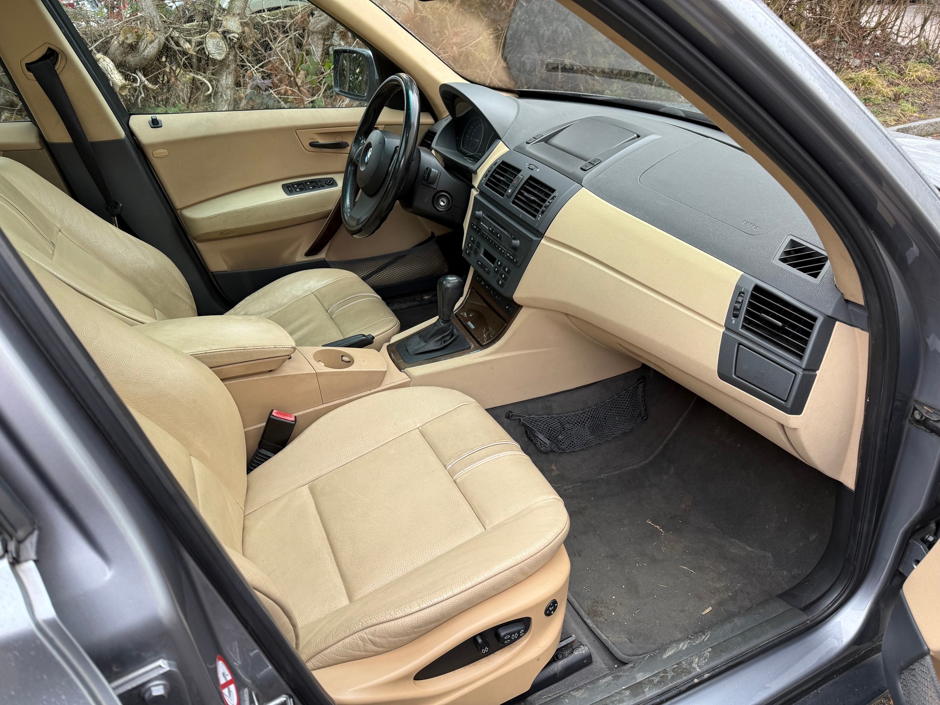 BMW X3 3.0i-image-6