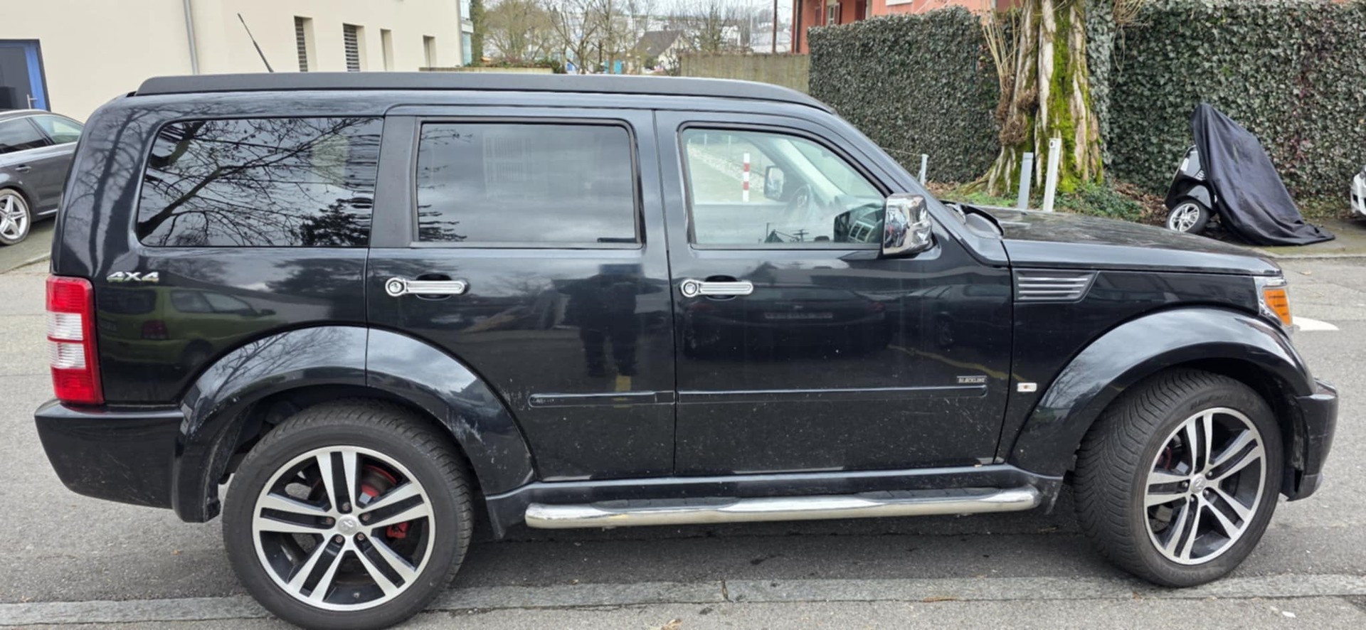 DODGE Nitro 2.8 CRD Blackline Automatic-image-5