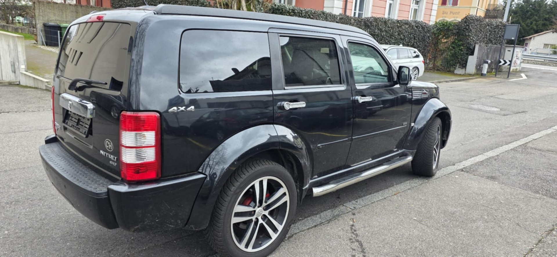 DODGE Nitro 2.8 CRD Blackline Automatic-image-6