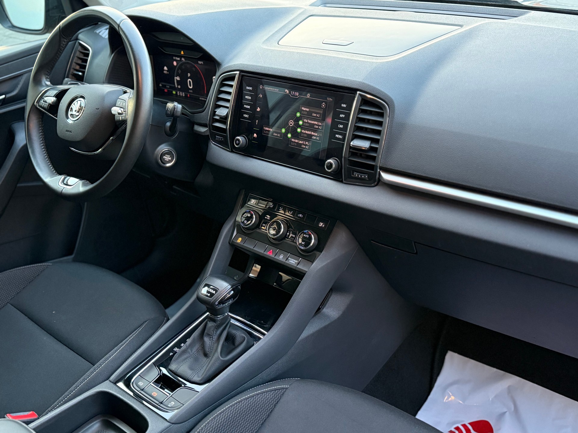 SKODA Karoq 2.0 TDI CR Ambition 4x4 DSG-image-14