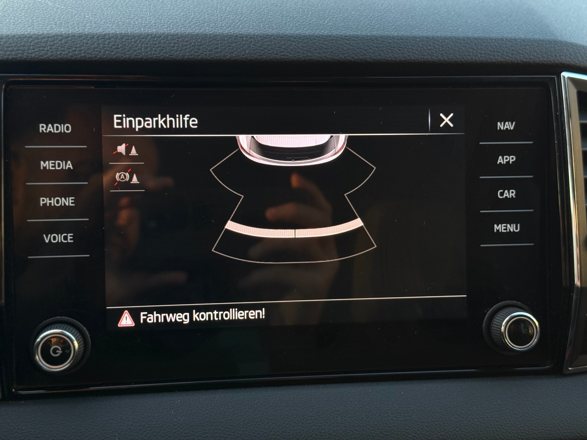 SKODA Karoq 2.0 TDI CR Ambition 4x4 DSG-image-19