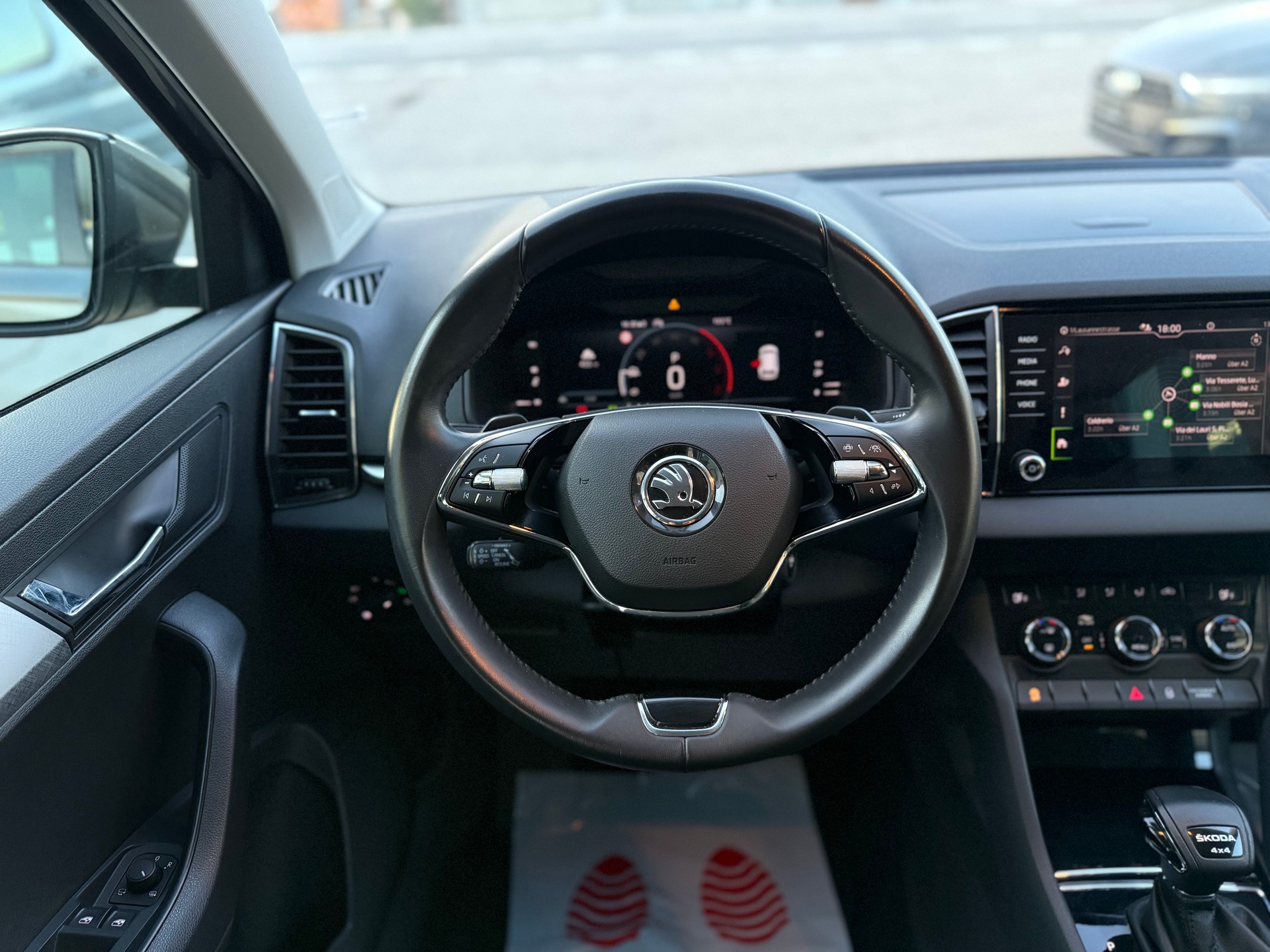 SKODA Karoq 2.0 TDI CR Ambition 4x4 DSG-image-15