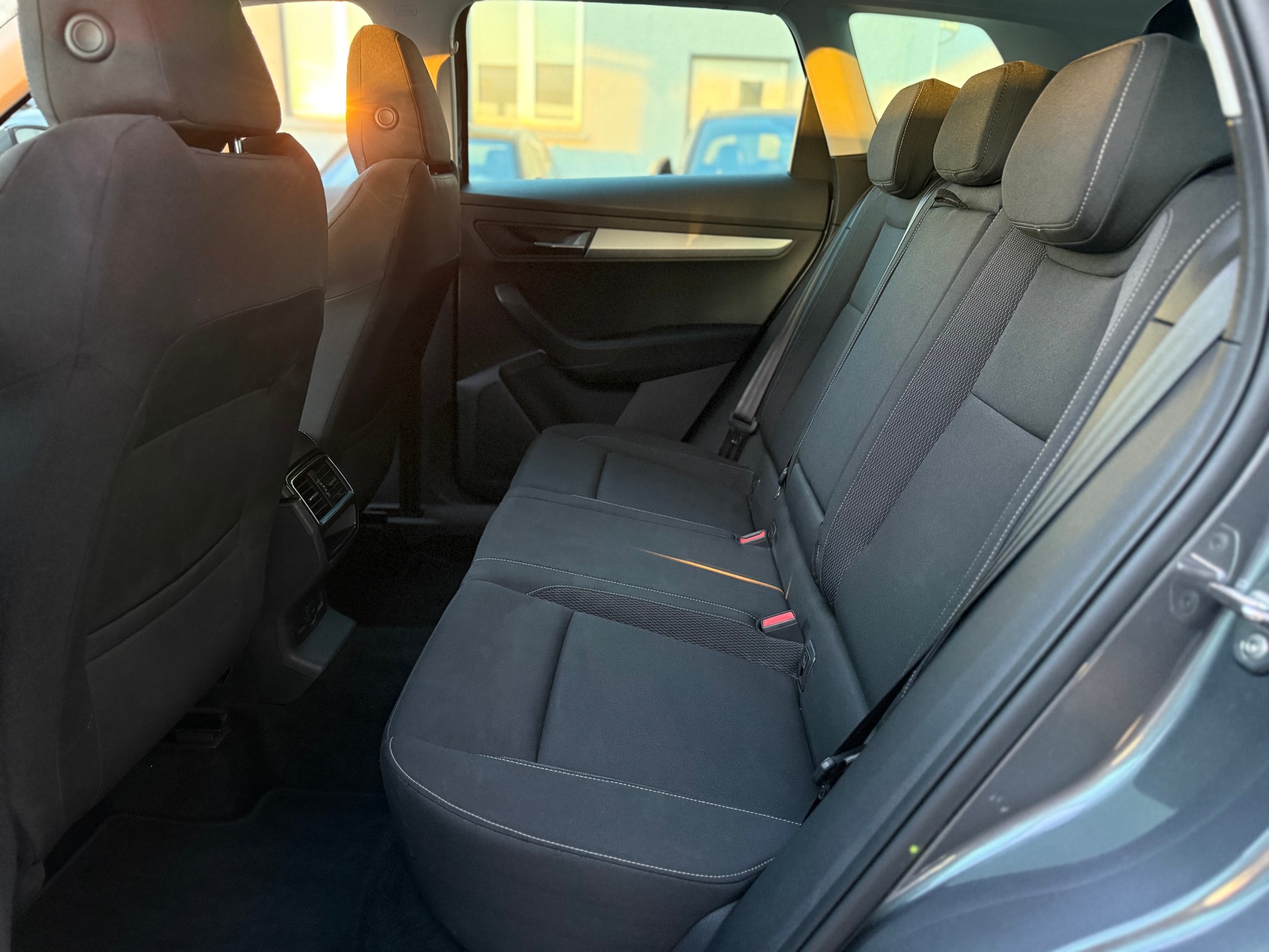 SKODA Karoq 2.0 TDI CR Ambition 4x4 DSG-image-10