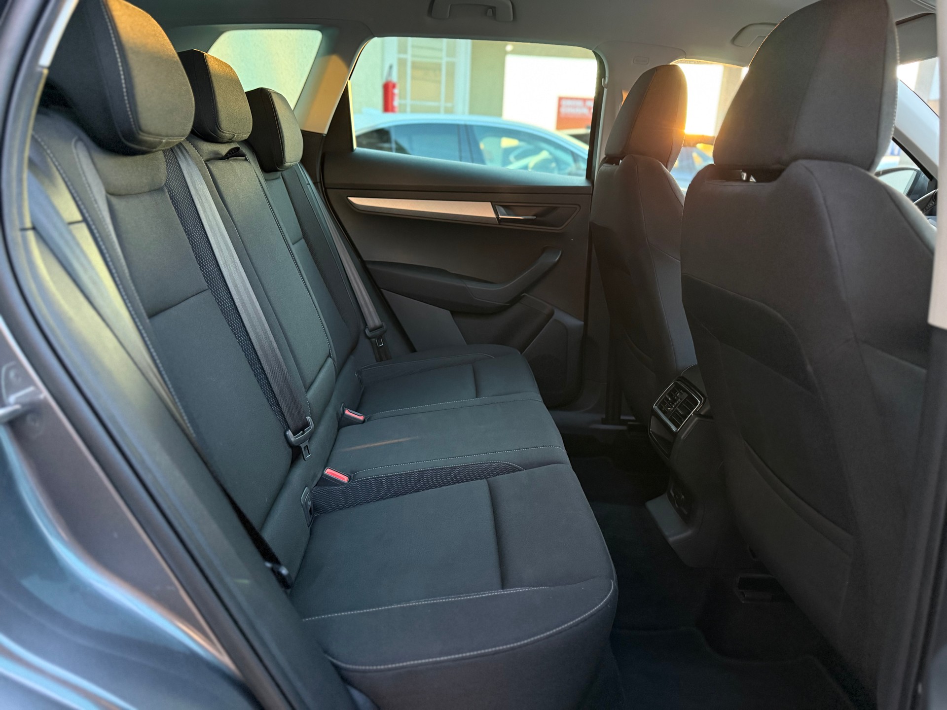 SKODA Karoq 2.0 TDI CR Ambition 4x4 DSG-image-12