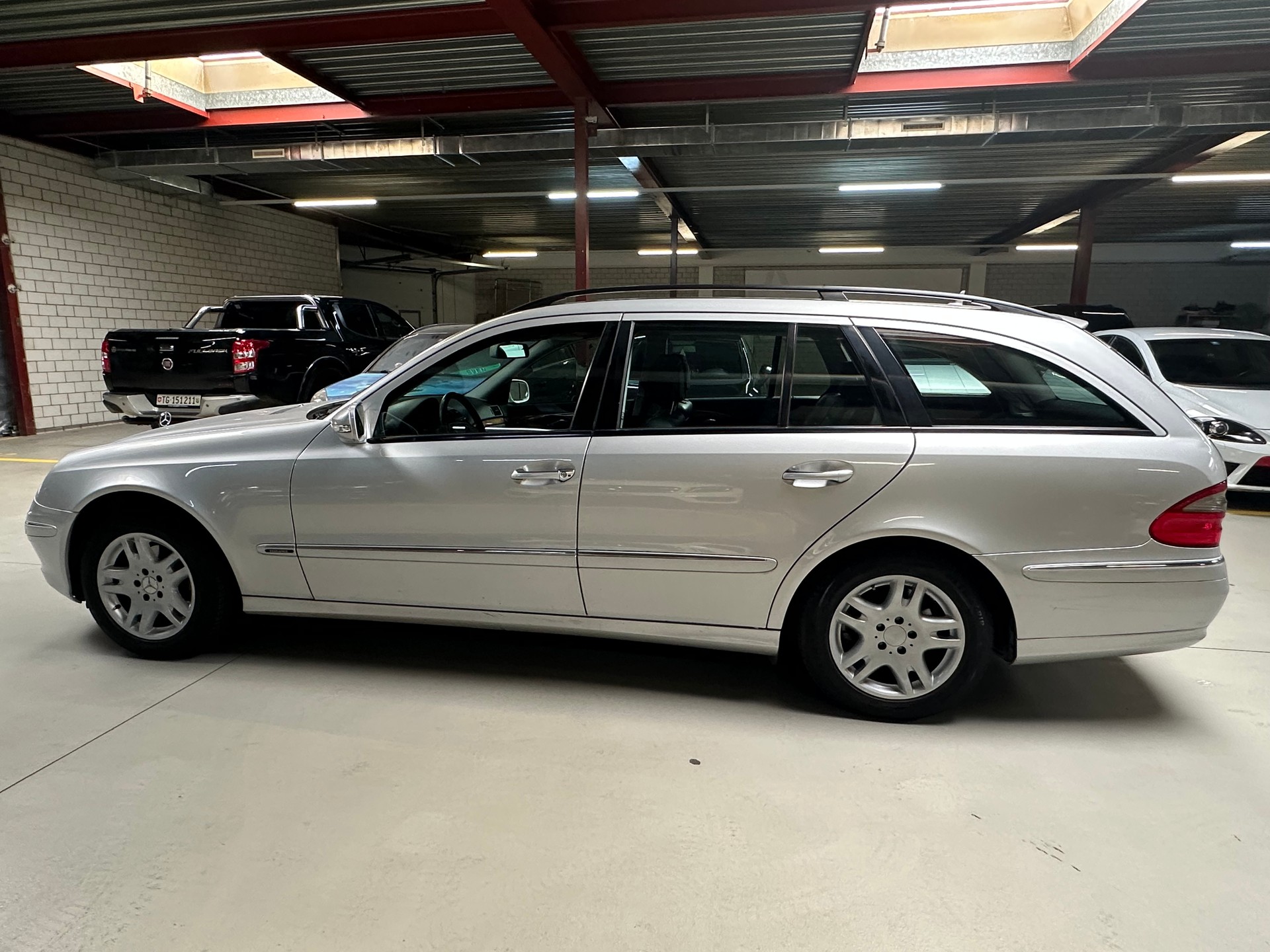 MERCEDES-BENZ E 200 Kompressor Elégance-image-1