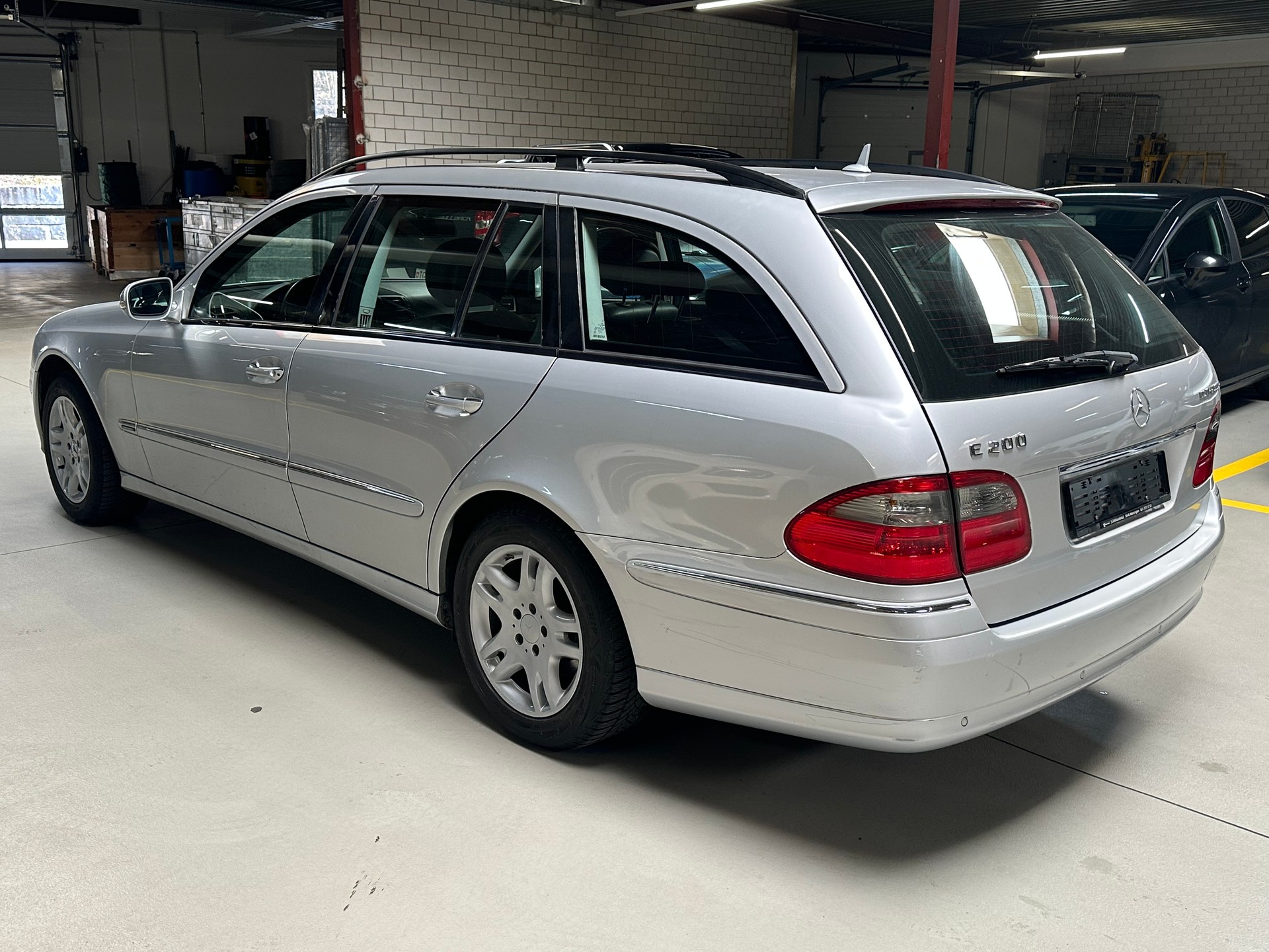 MERCEDES-BENZ E 200 Kompressor Elégance-image-2
