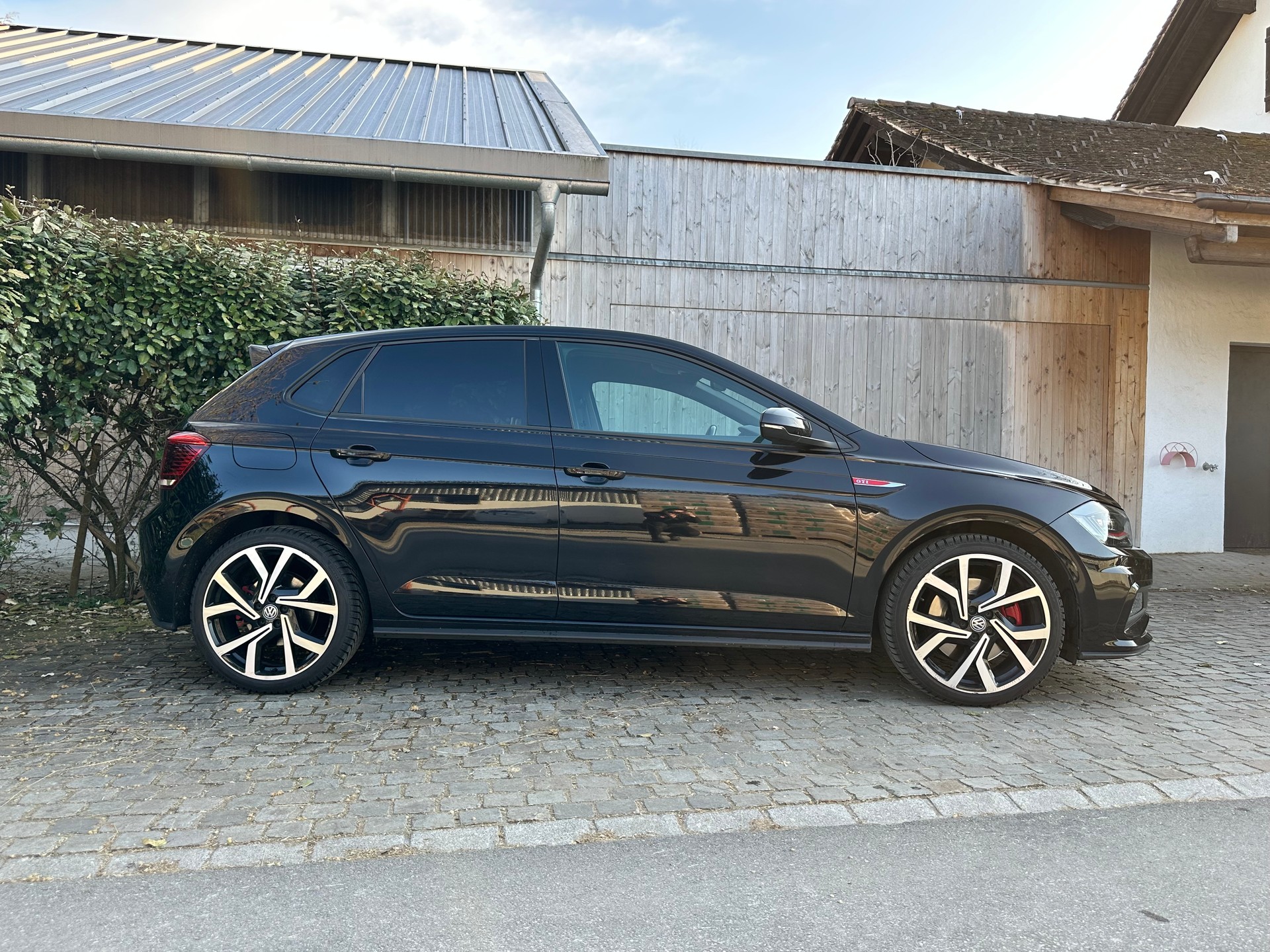VW Polo 2.0 TSI GTI DSG-image-2
