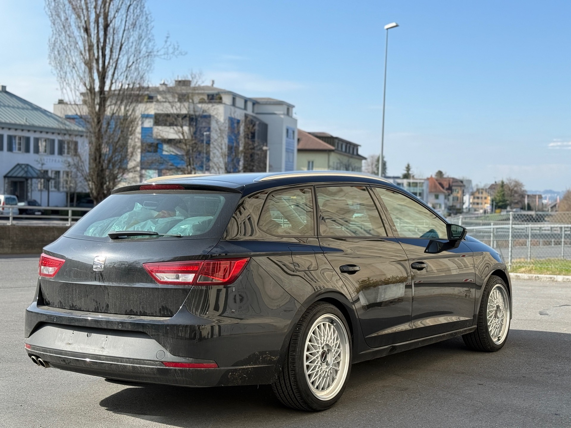 SEAT Leon ST 2.0 TDI FR DSG-image-10