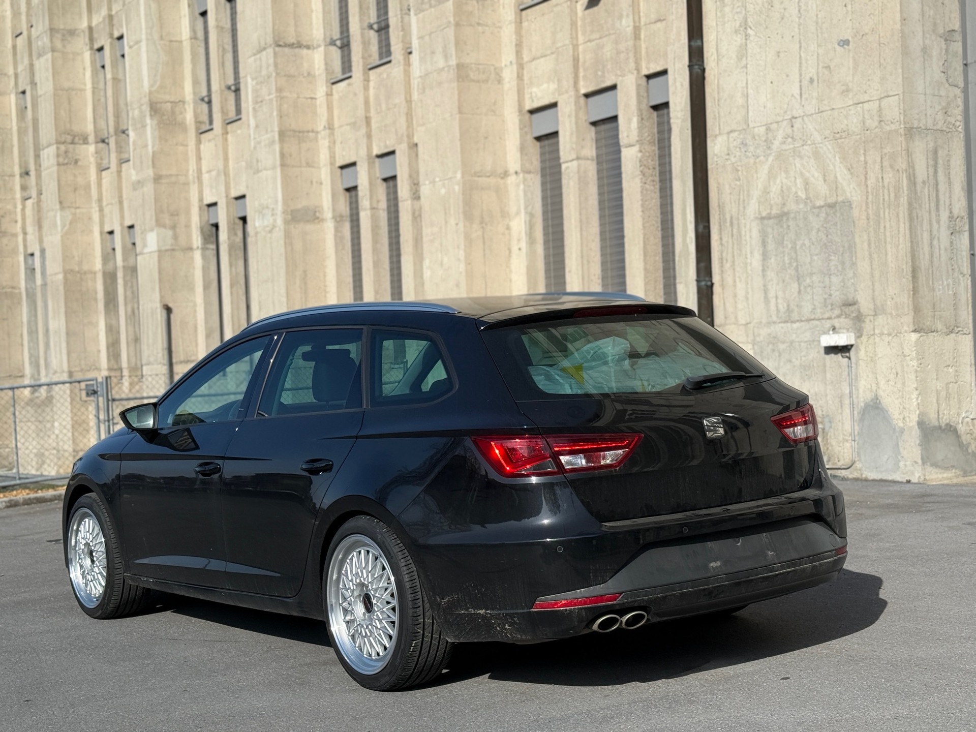 SEAT Leon ST 2.0 TDI FR DSG-image-2