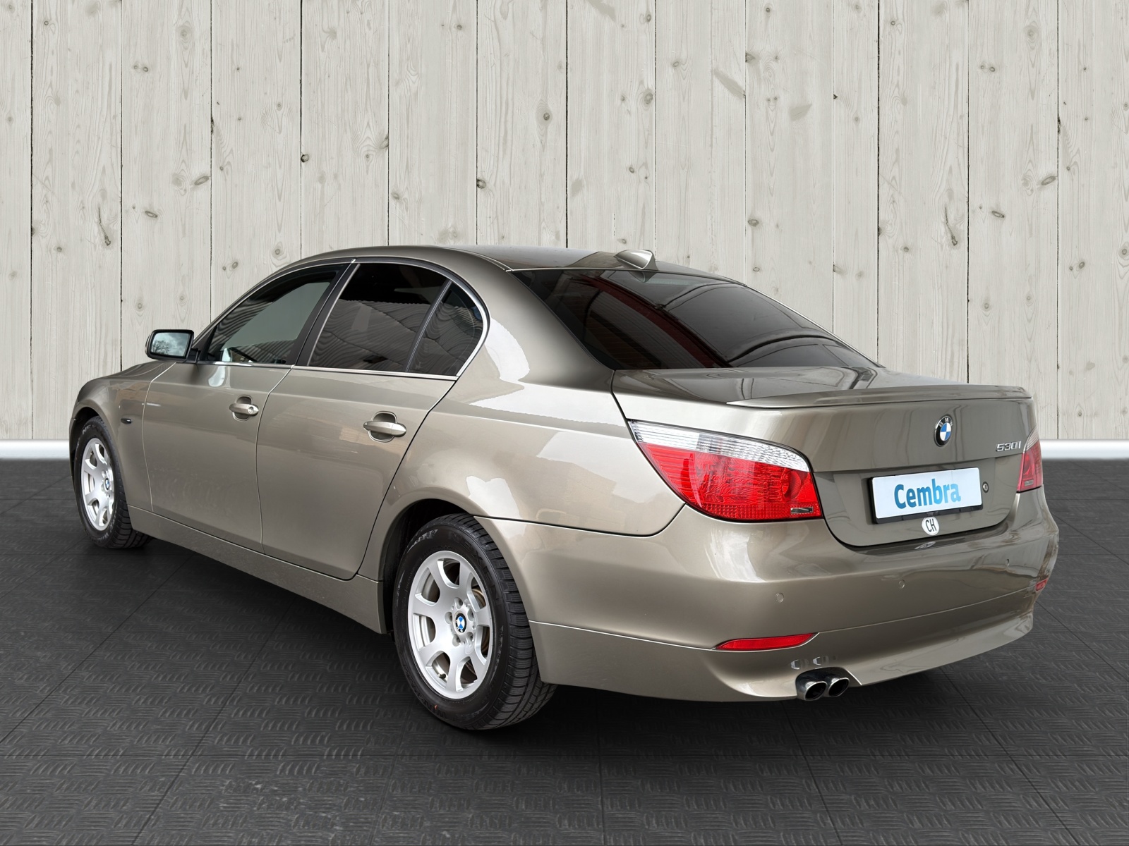 BMW 530i-image-4