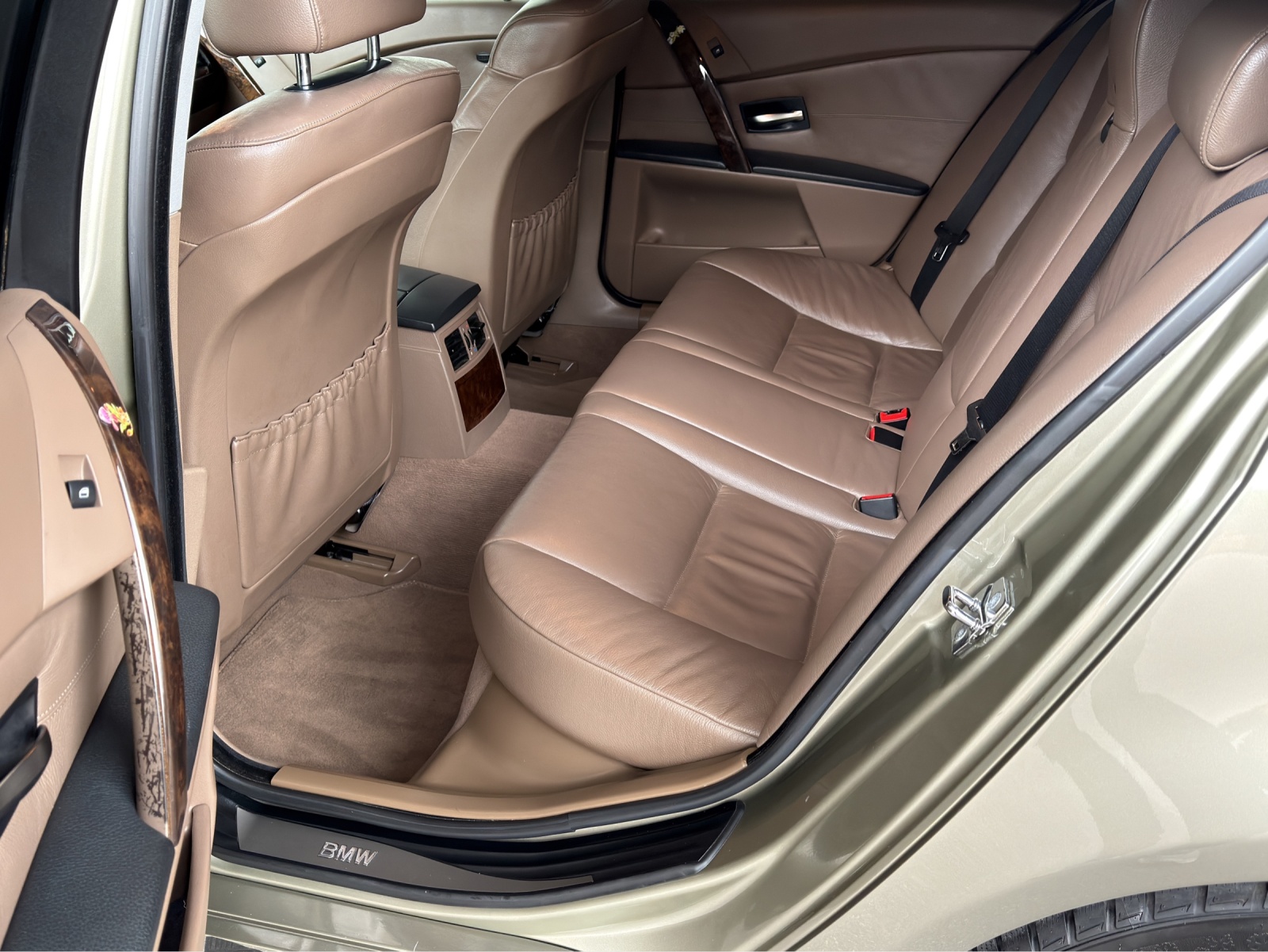 BMW 530i-image-13