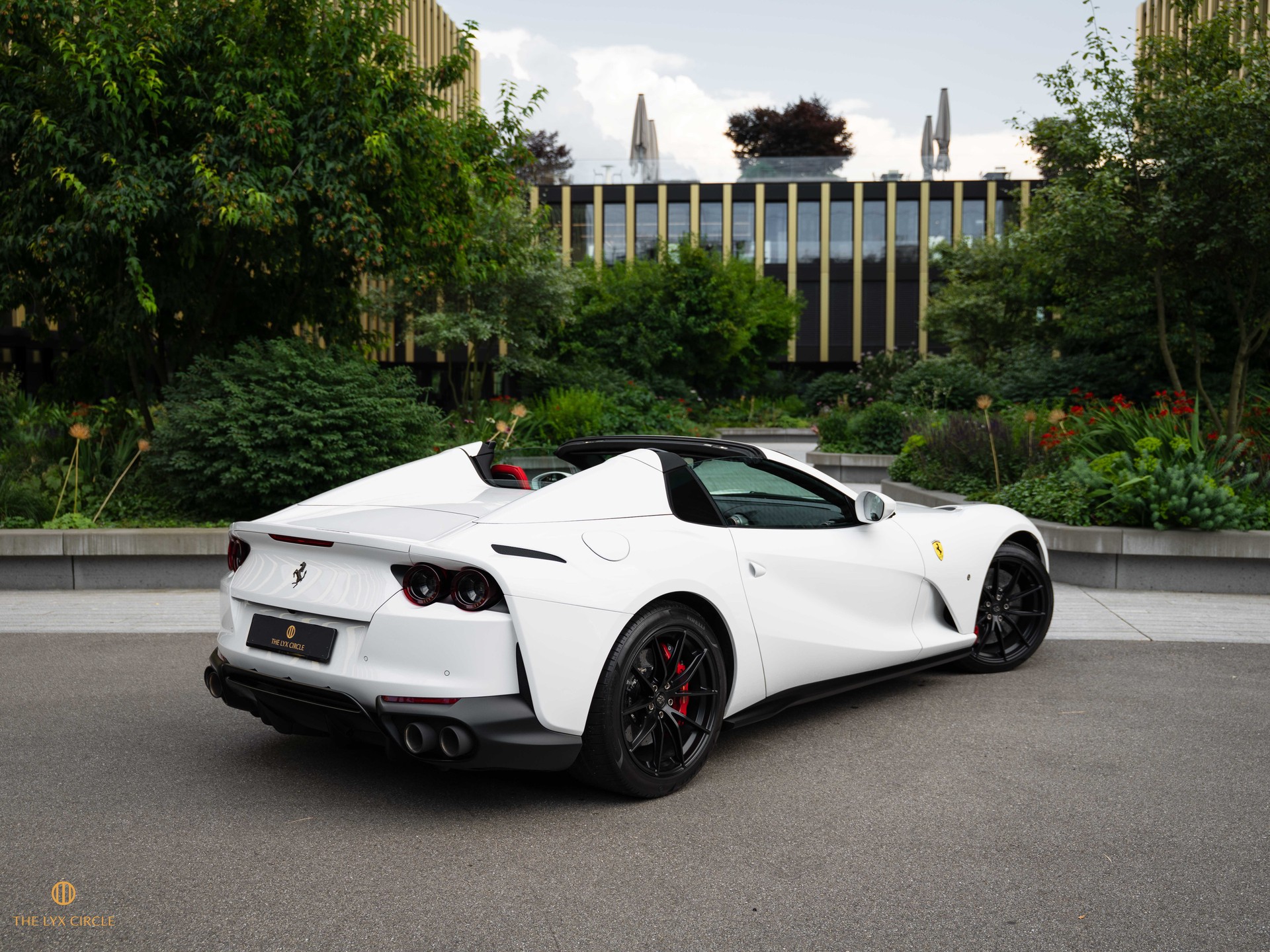 FERRARI 812 GTS-image-2